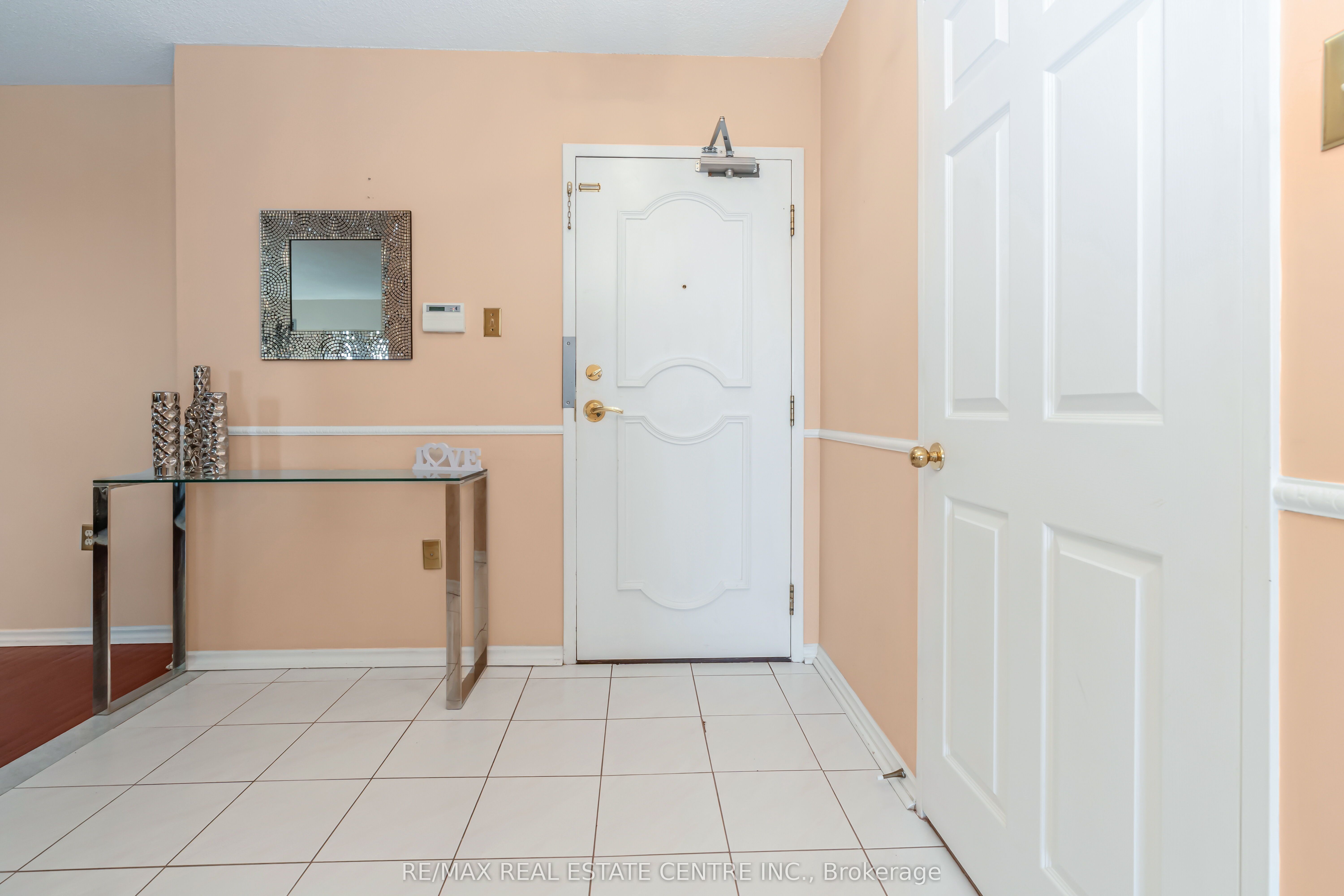 20 Cherrytree Drive 802 Property Photo 6