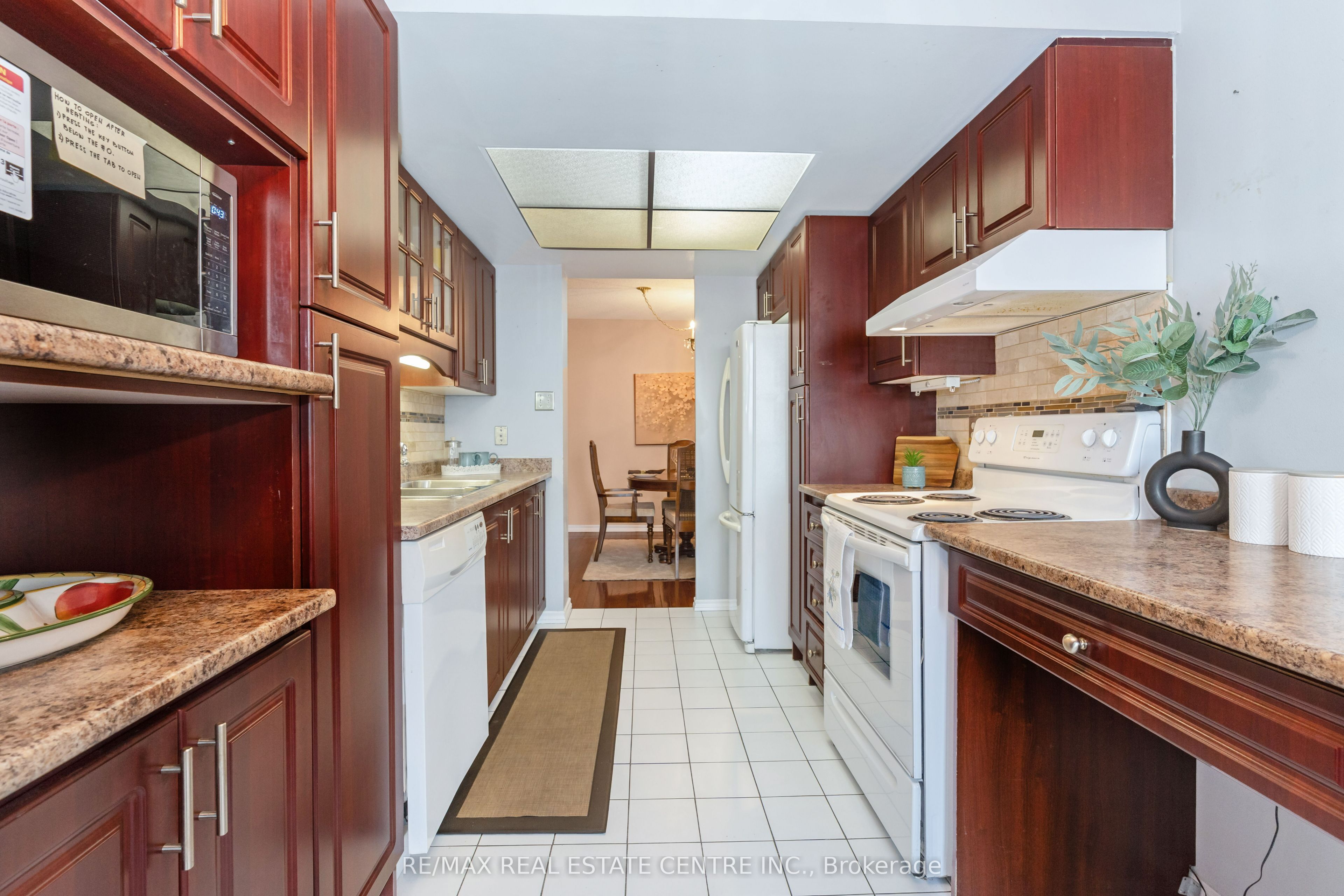 20 Cherrytree Drive 802 Property Photo 16