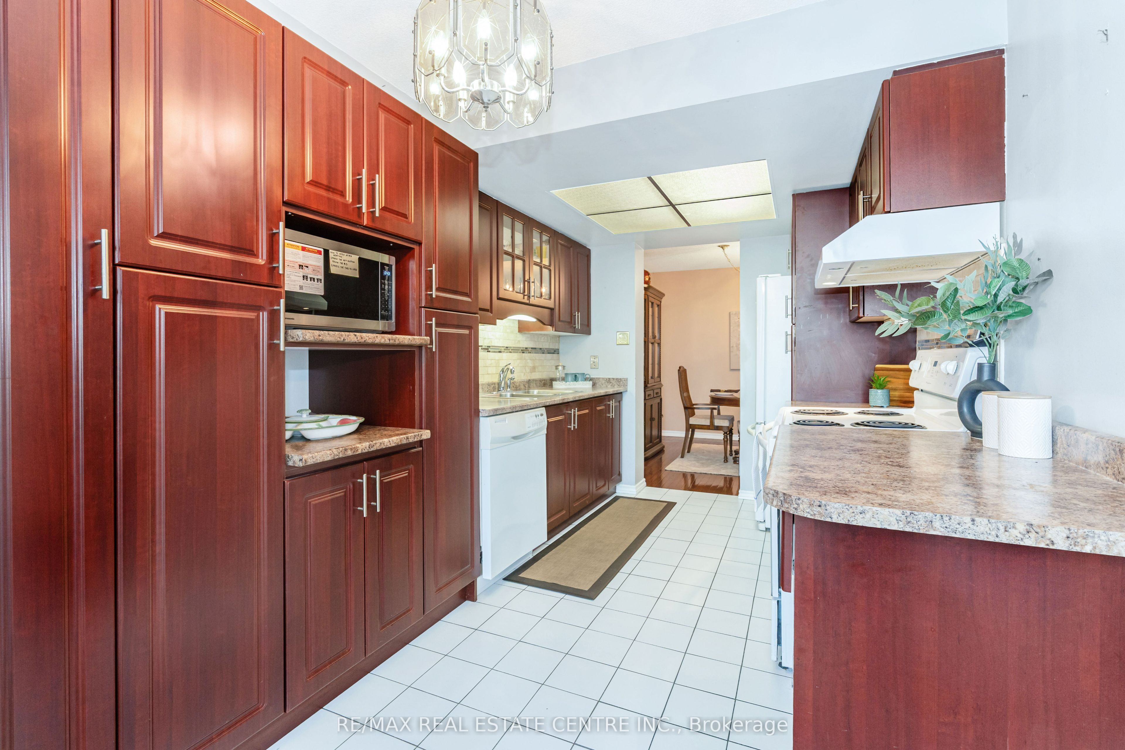 20 Cherrytree Drive 802 Property Photo 19