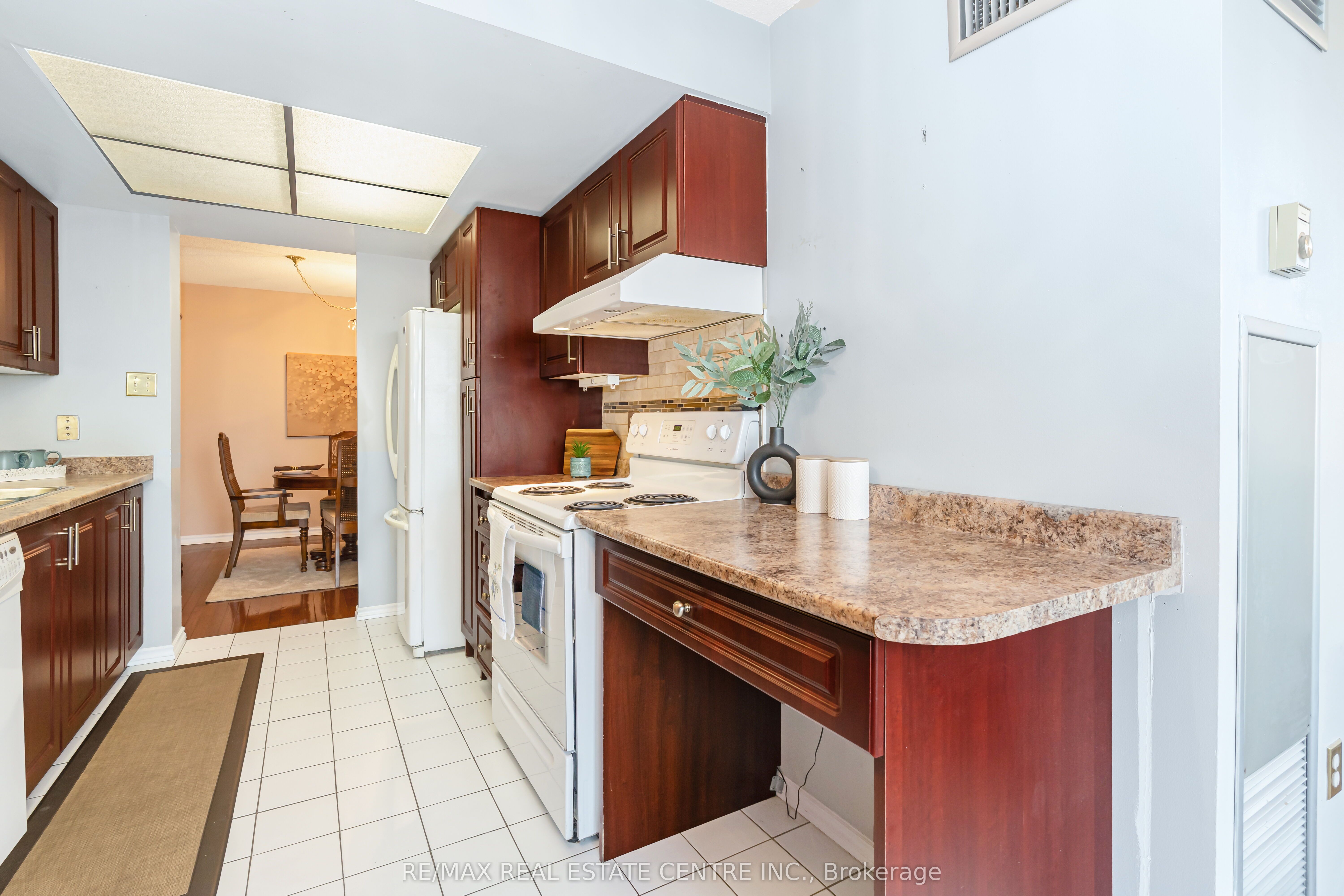 20 Cherrytree Drive 802 Property Photo 20