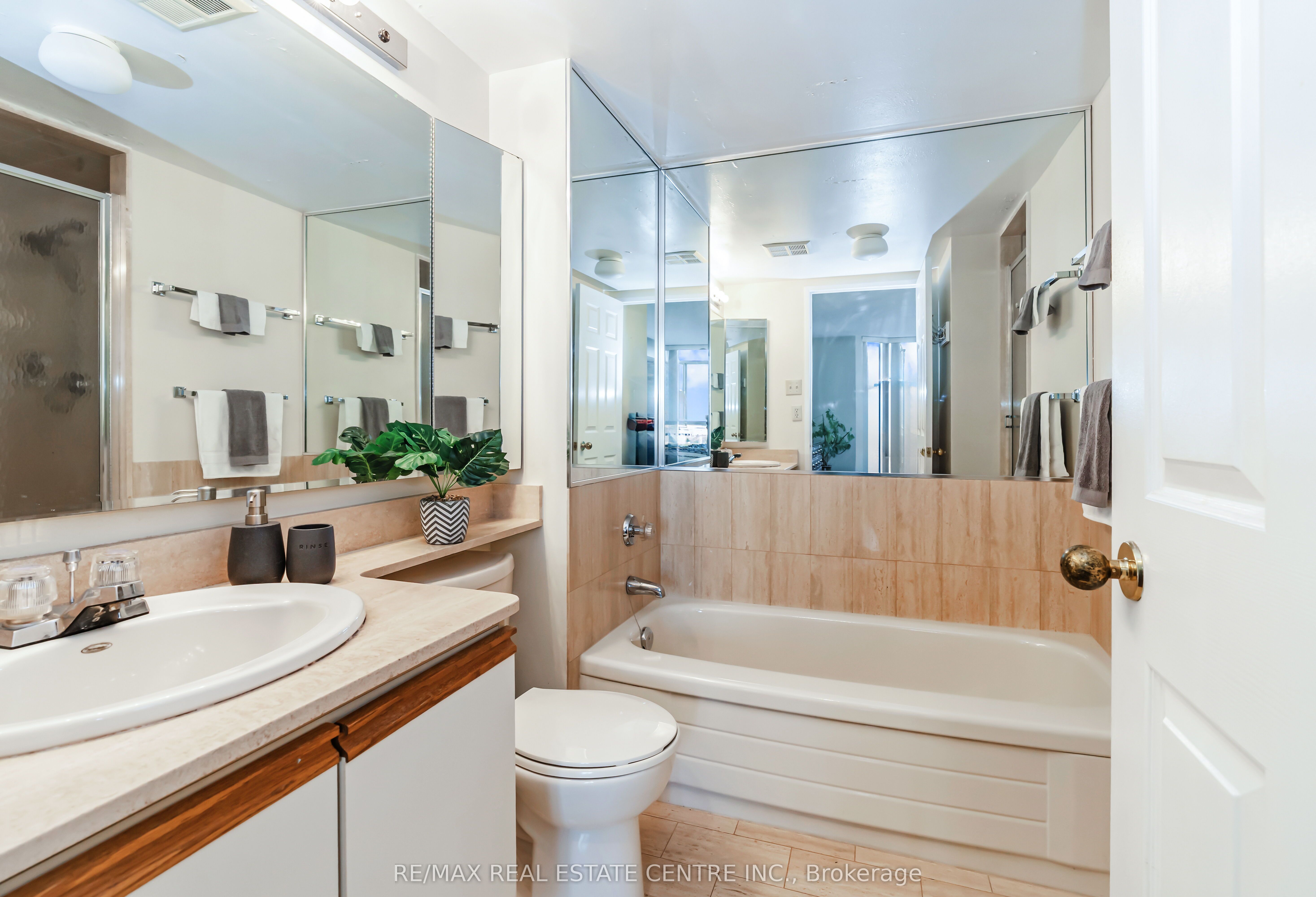 20 Cherrytree Drive 802 Property Photo 32