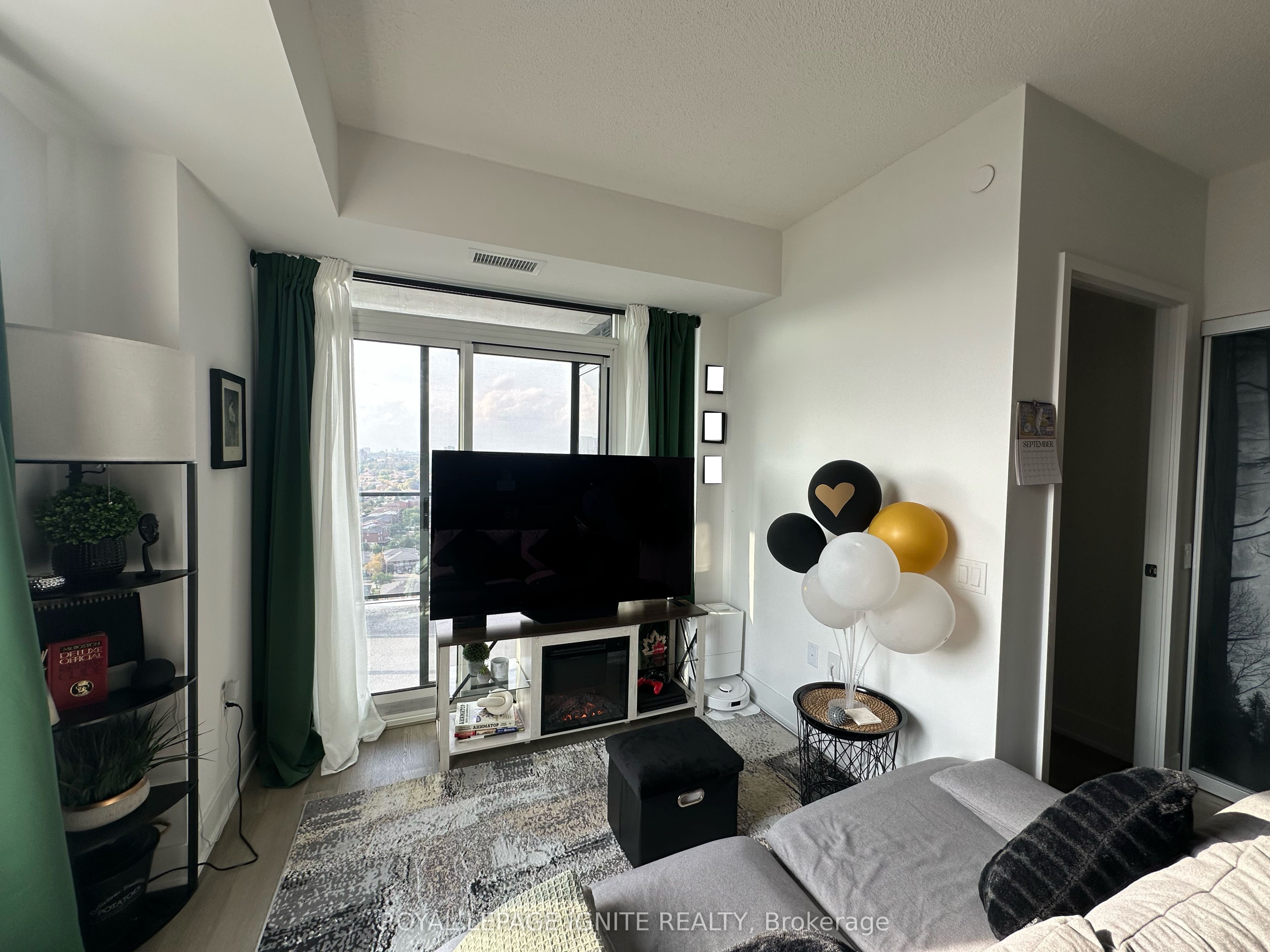 202 Burnhamthorpe Road E 1903 Property Photo 13