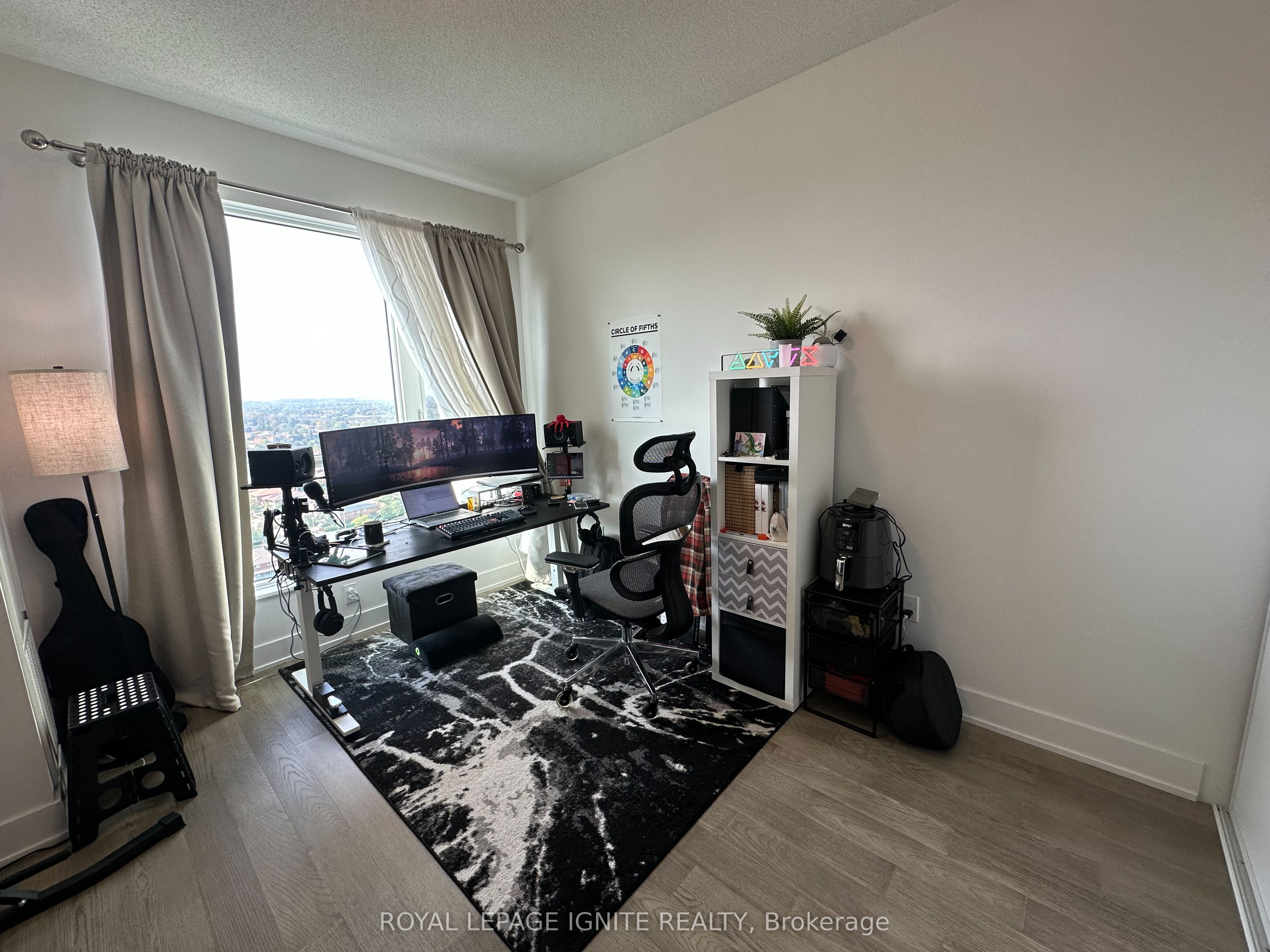 202 Burnhamthorpe Road E 1903 Property Photo 16