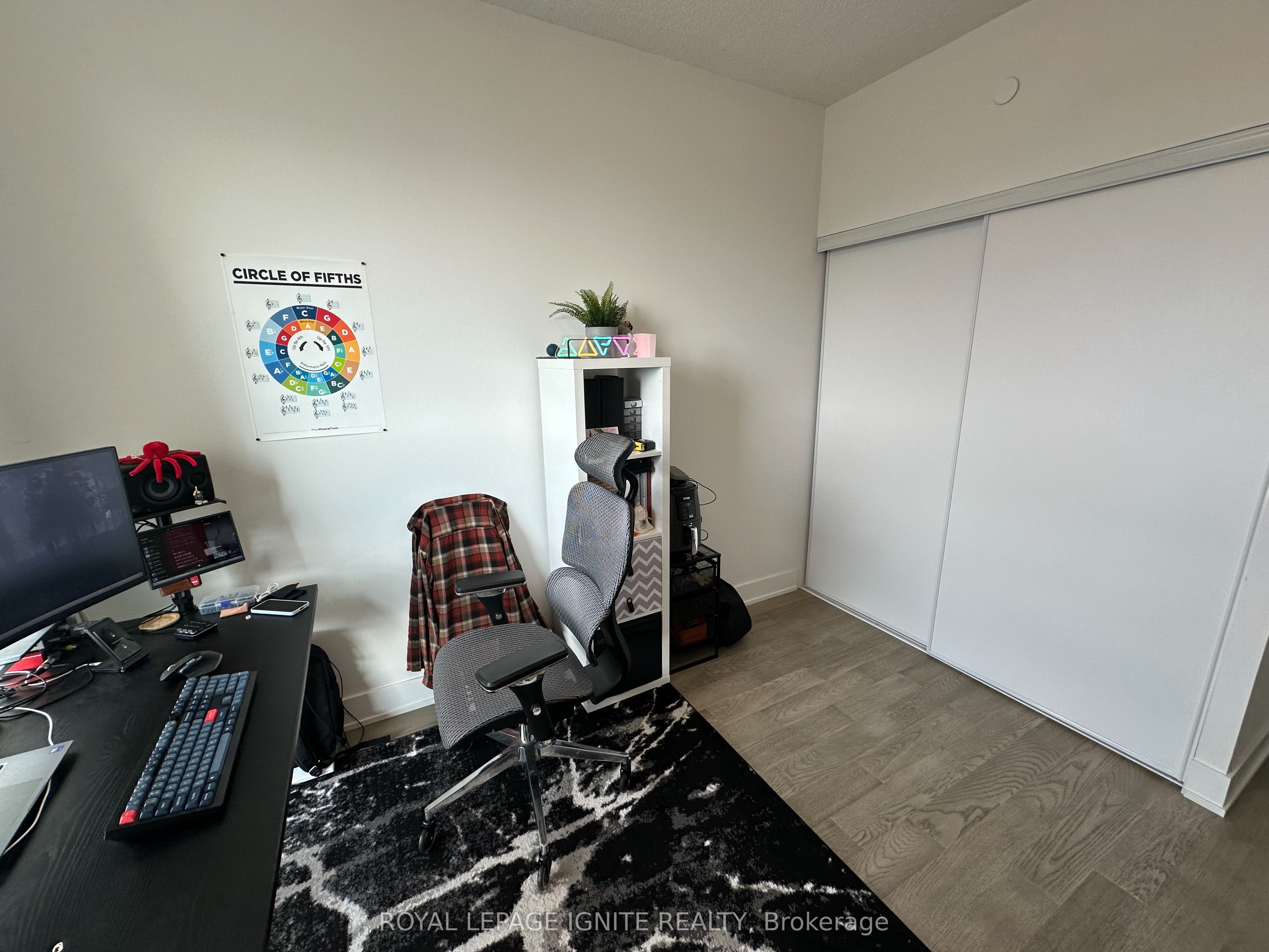 202 Burnhamthorpe Road E 1903 Property Photo 17