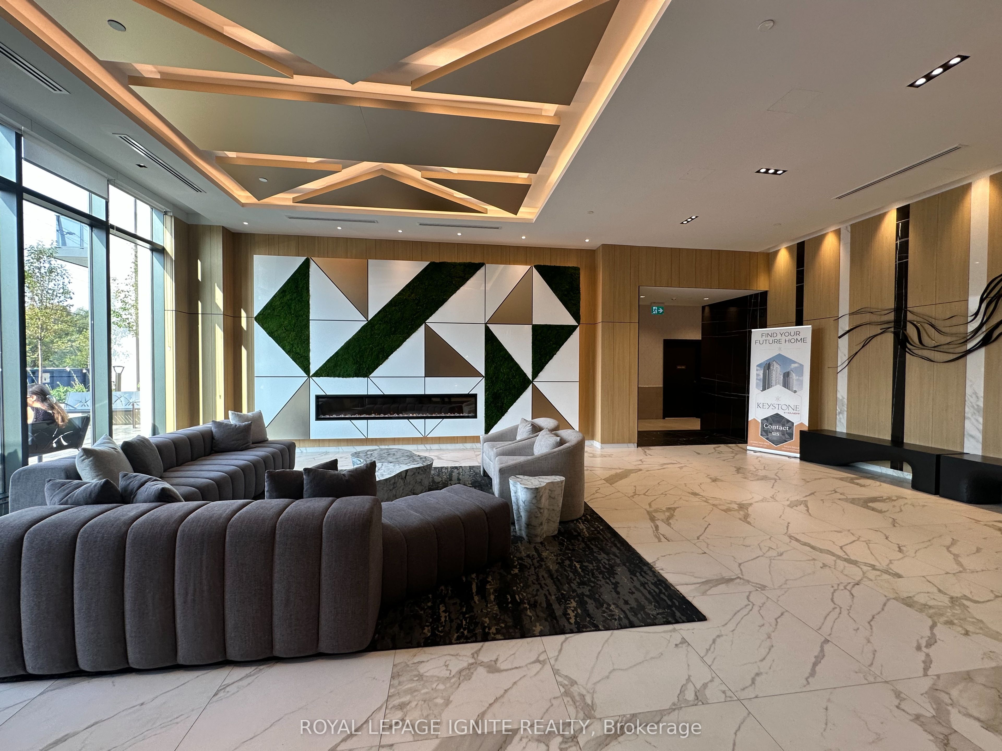 202 Burnhamthorpe Road E 1903 Property Photo 20