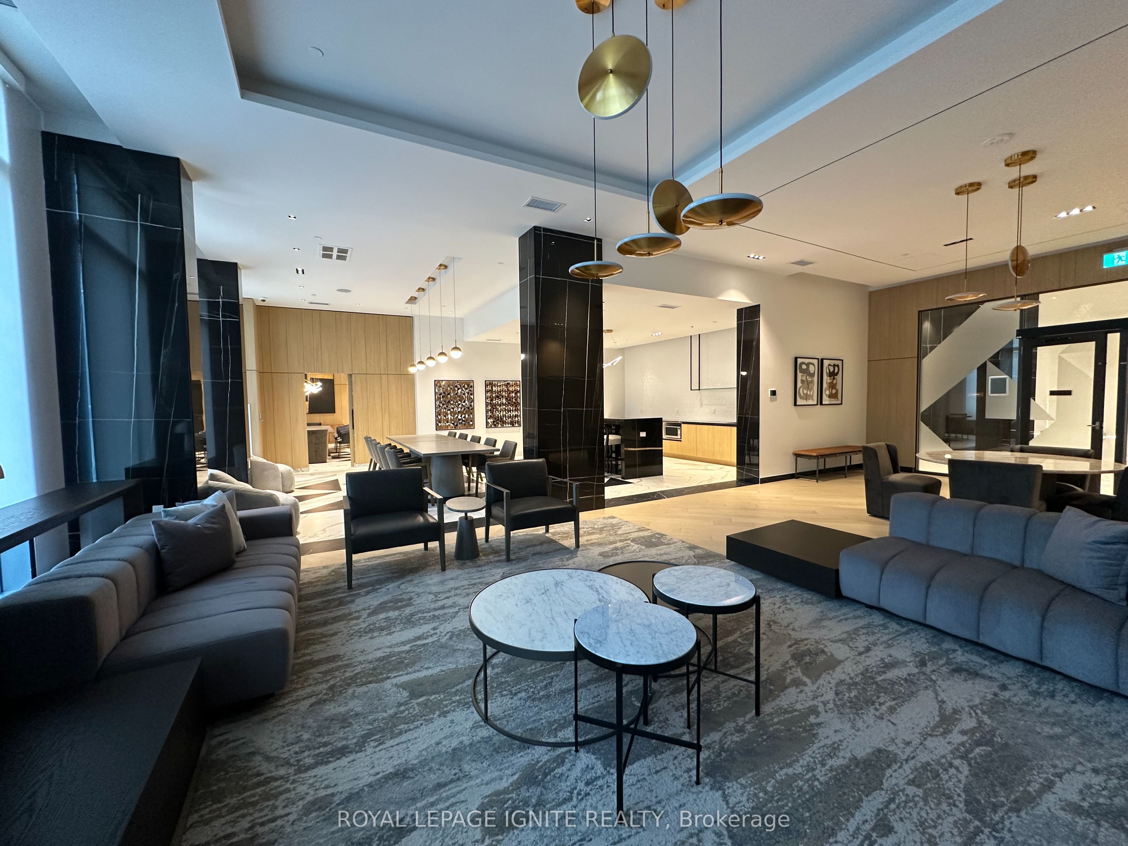 202 Burnhamthorpe Road E 1903 Property Photo 24