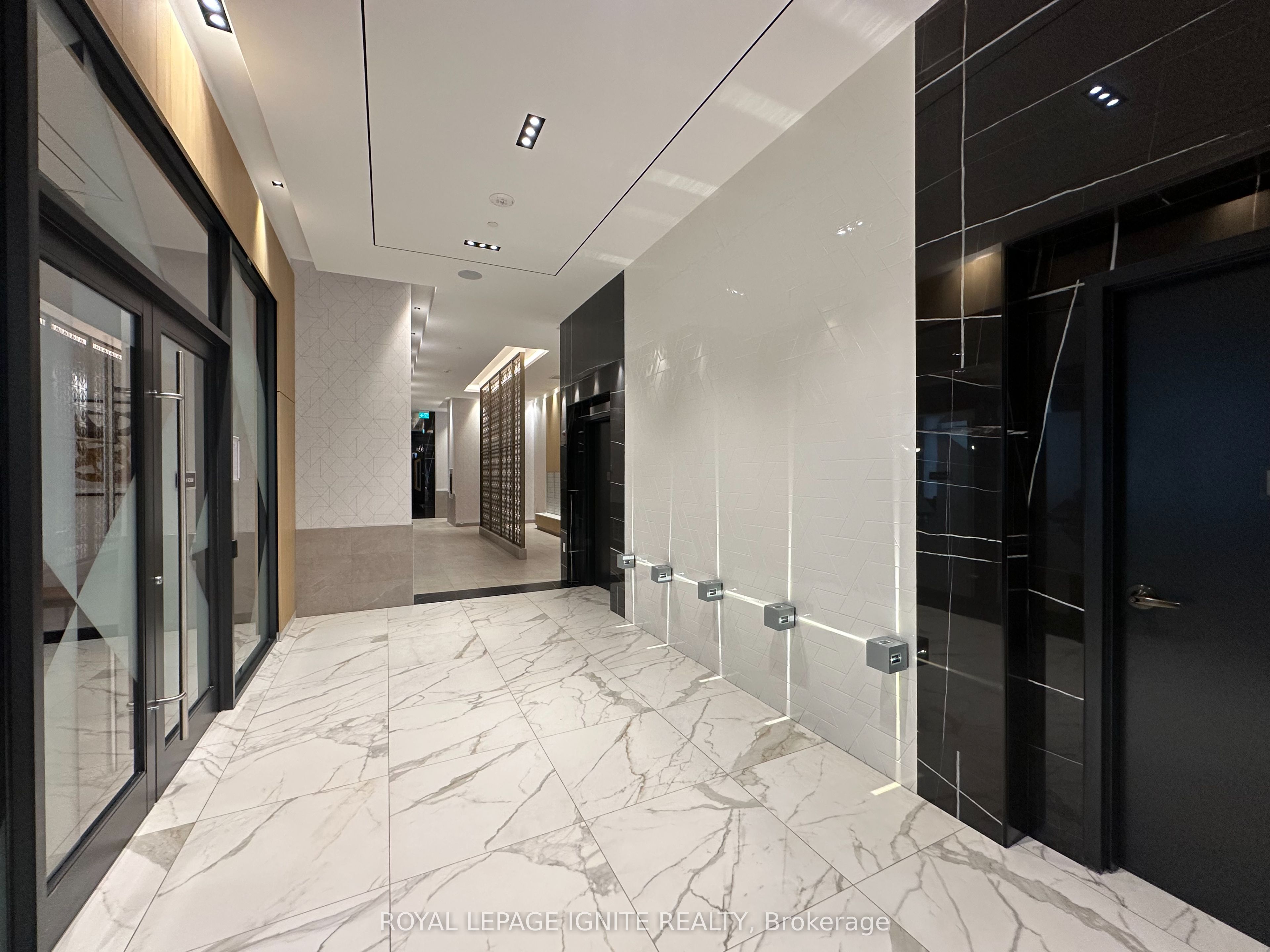 202 Burnhamthorpe Road E 1903 Property Photo 30