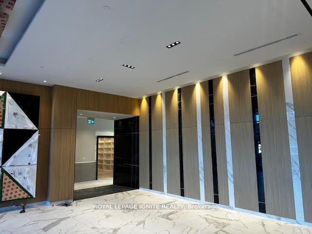 202 Burnhamthorpe Road E 1903 Property Photo 33