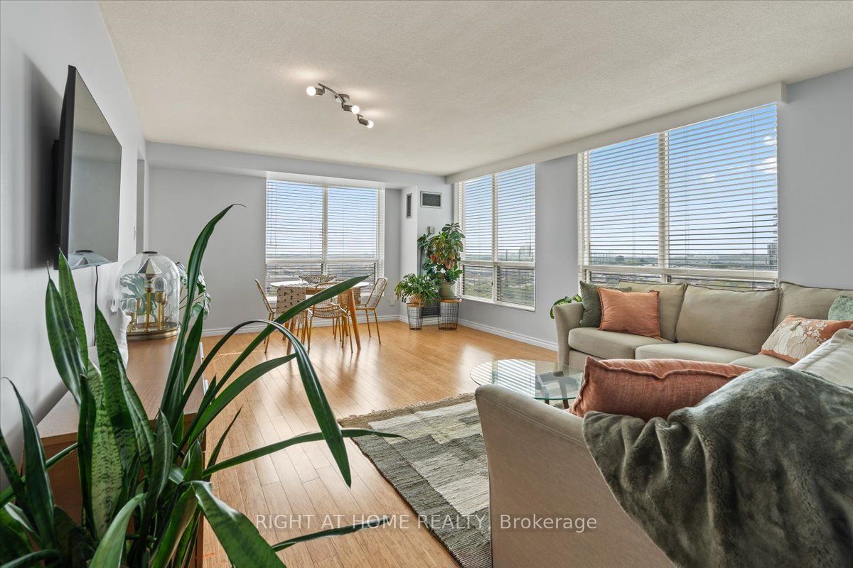 101 Subway Crescent 1011 Property Photo 2