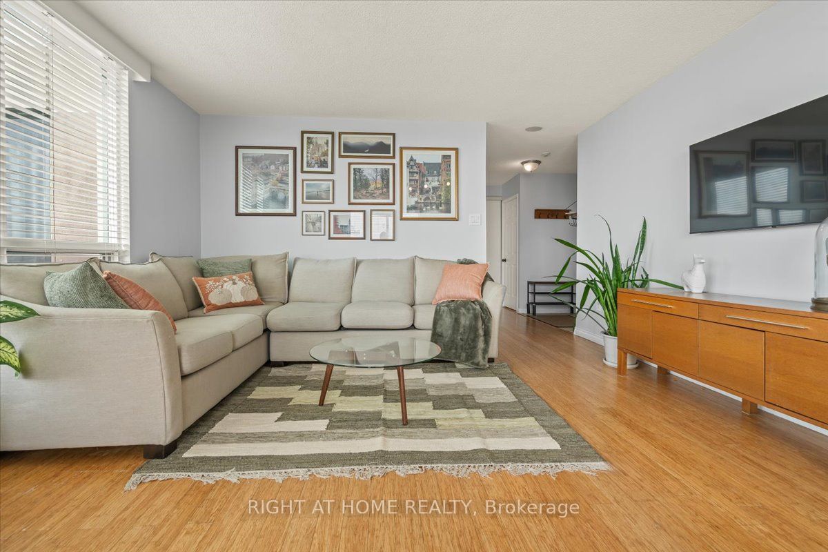 101 Subway Crescent 1011 Property Photo 3