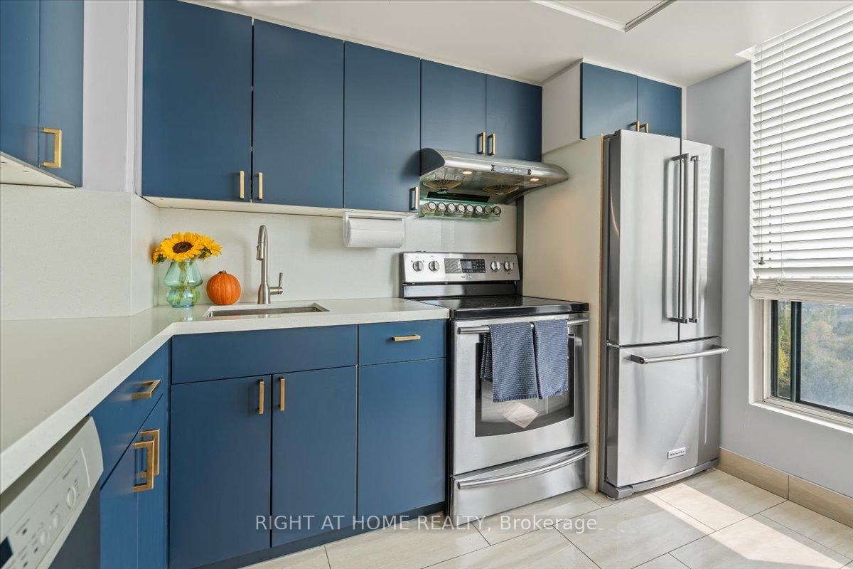 101 Subway Crescent 1011 Property Photo 9