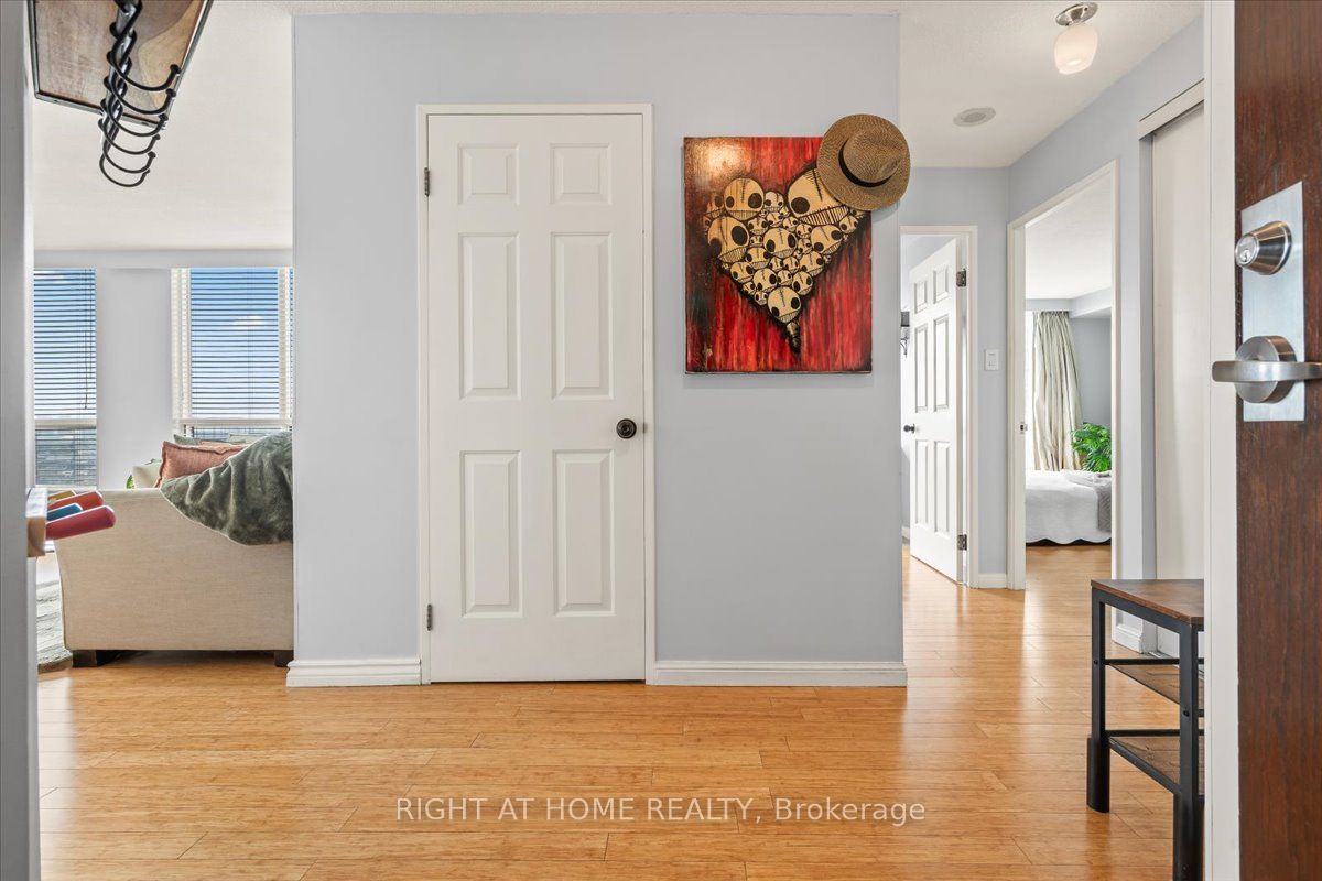 101 Subway Crescent 1011 Property Photo 11