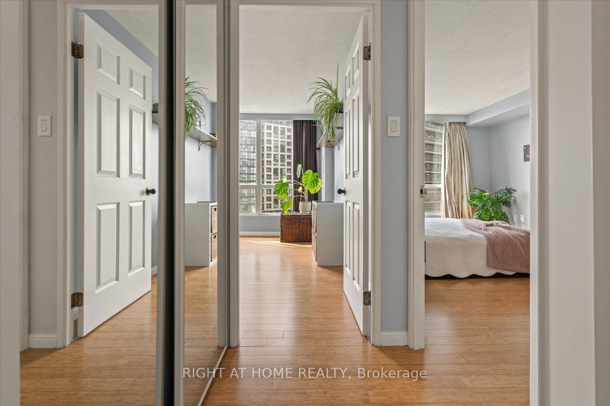 101 Subway Crescent 1011 Property Photo 13