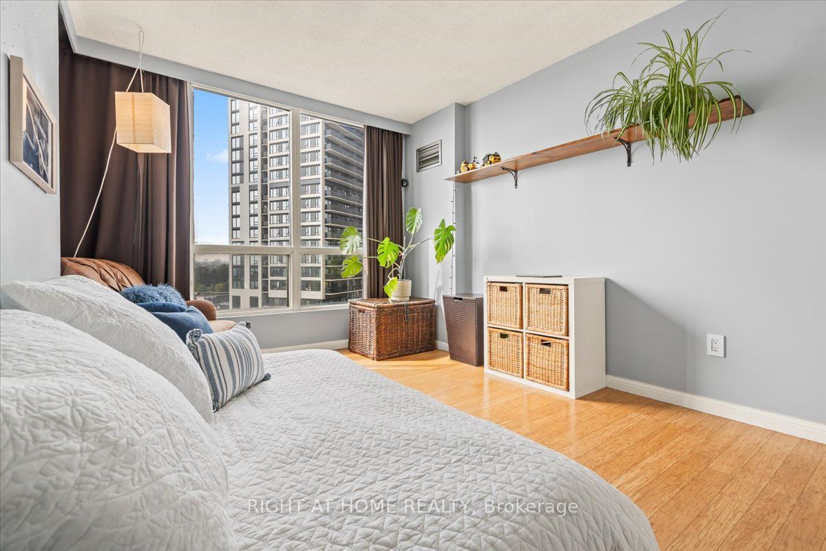 101 Subway Crescent 1011 Property Photo 17