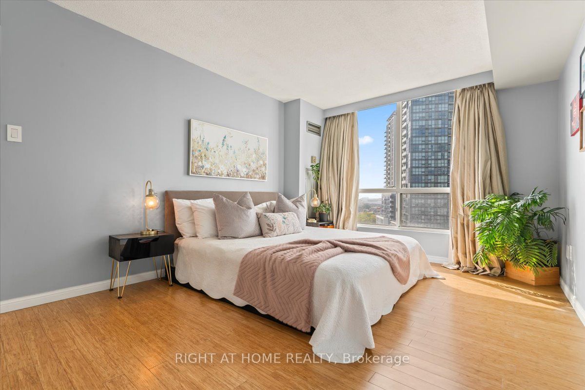 101 Subway Crescent 1011 Property Photo 19