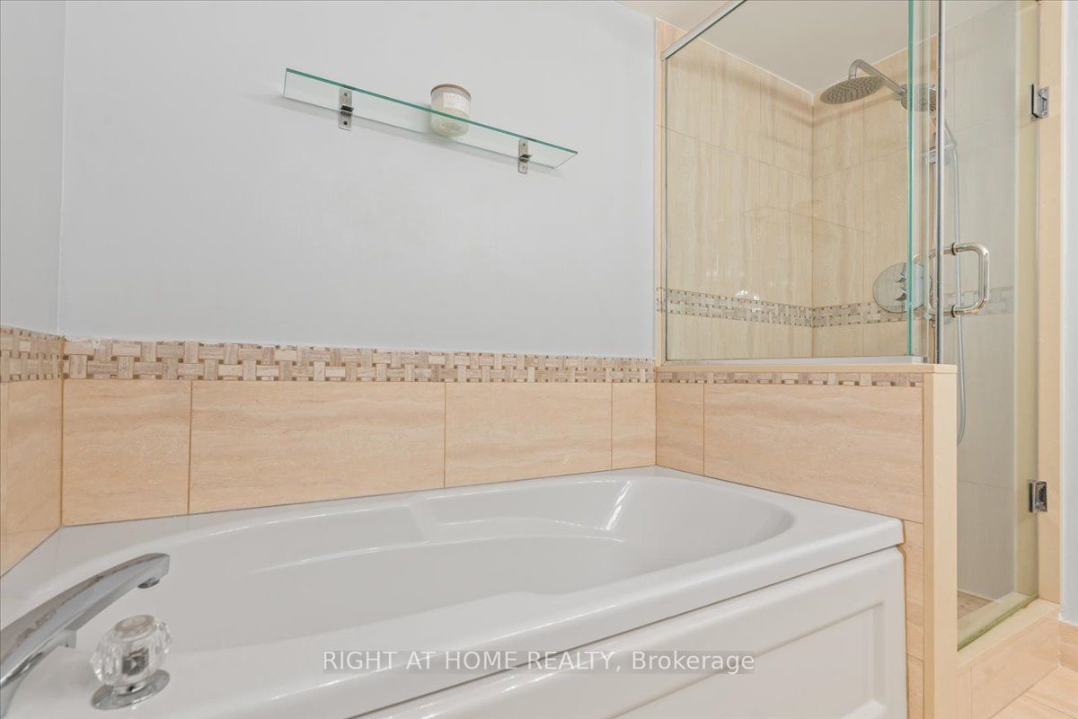 101 Subway Crescent 1011 Property Photo 23