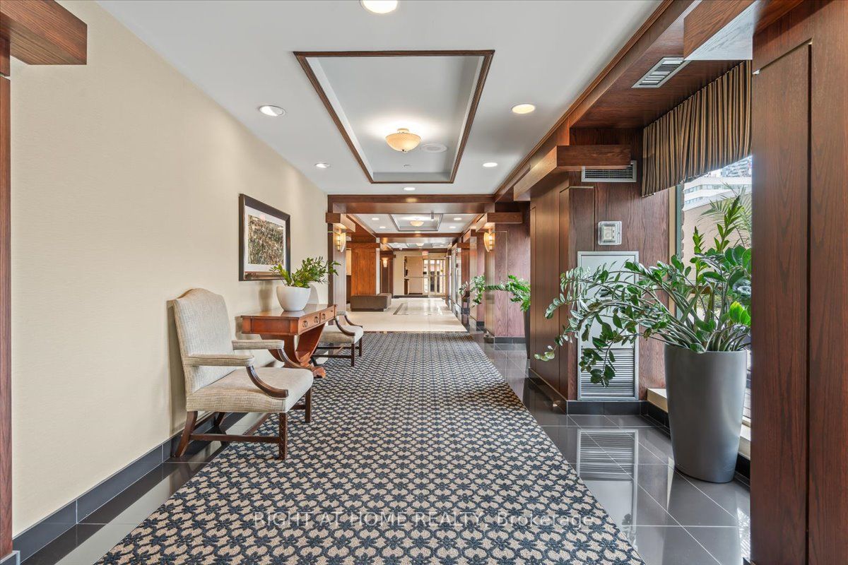 101 Subway Crescent 1011 Property Photo 36