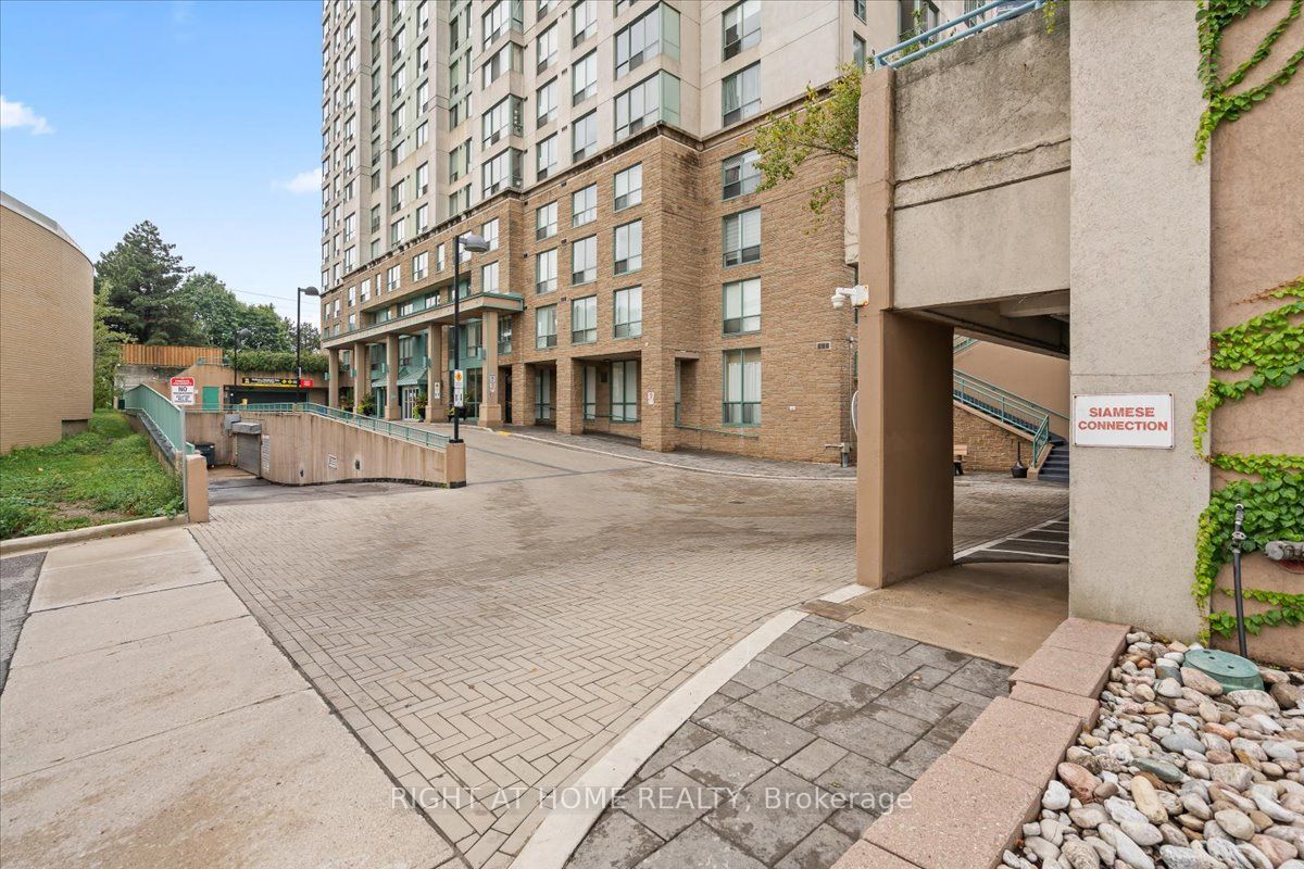 101 Subway Crescent 1011 Property Photo 43