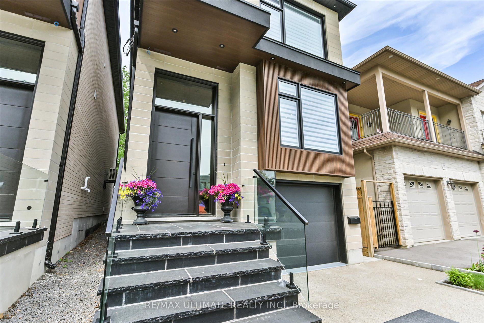 32 Thirty Eighth Street Property Photo 3