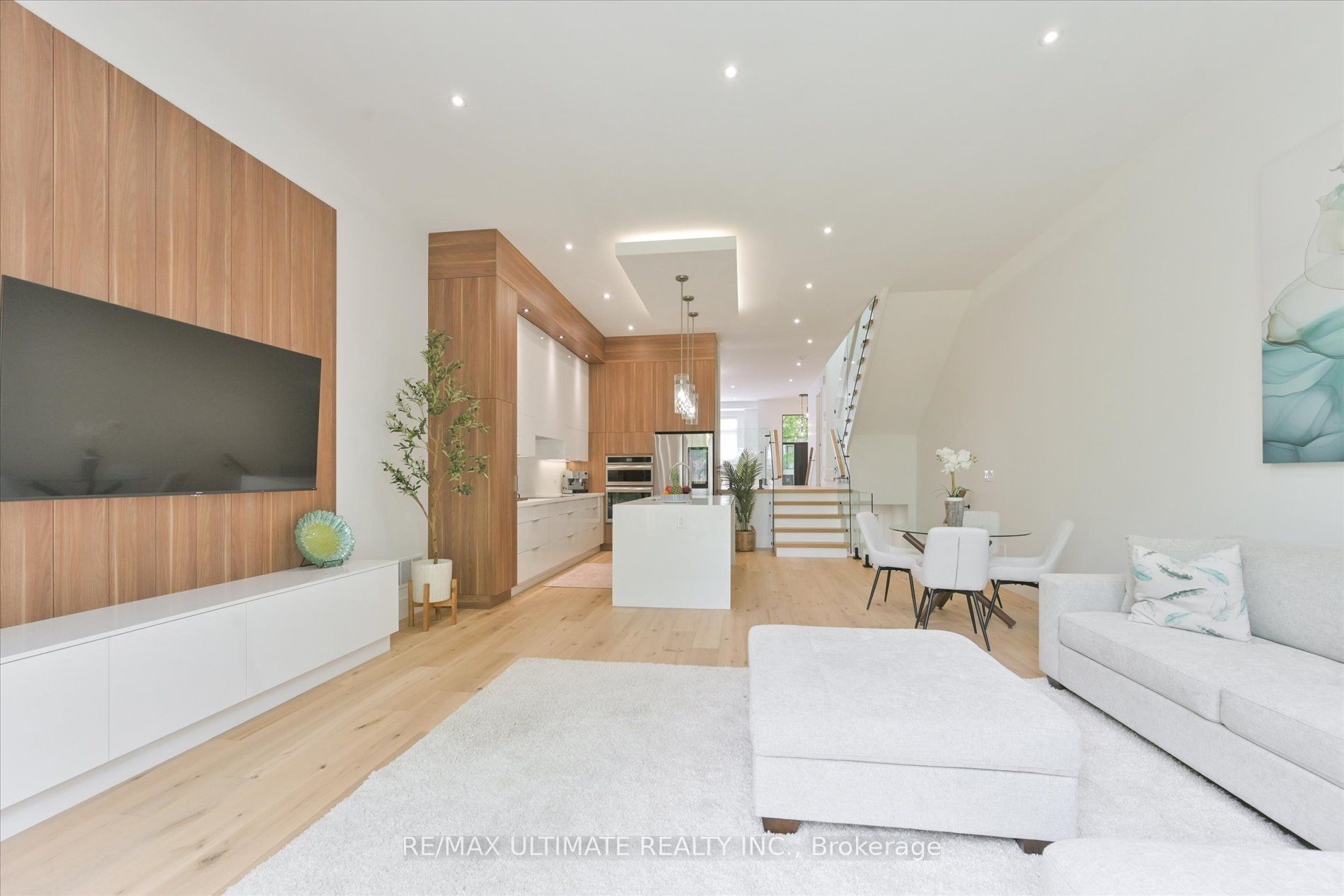 32 Thirty Eighth Street Property Photo 17