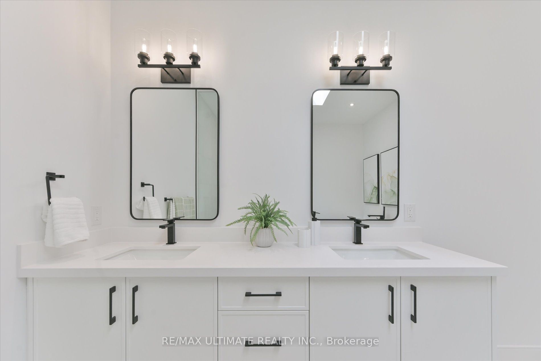 32 Thirty Eighth Street Property Photo 28