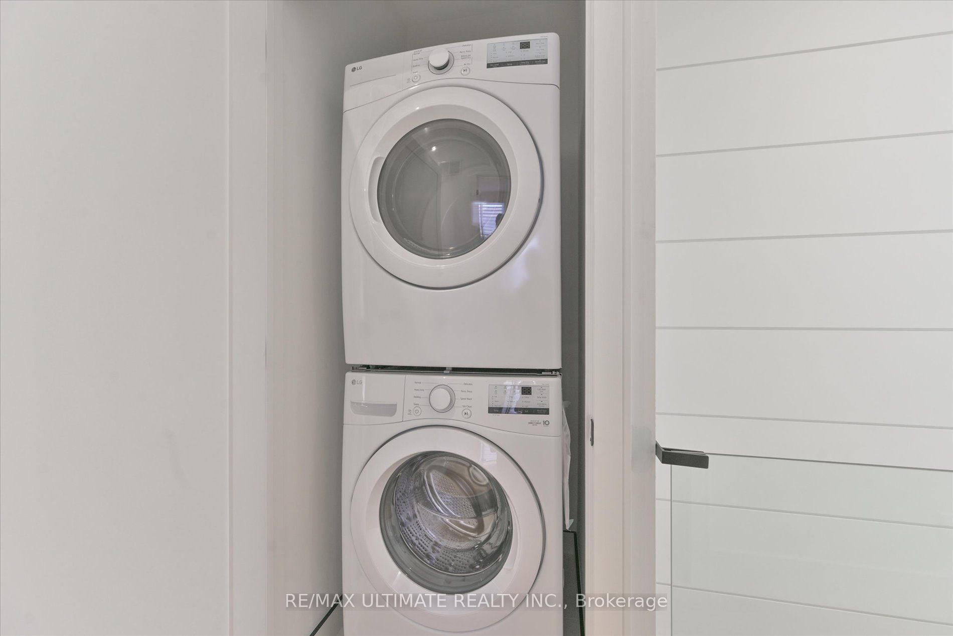 32 Thirty Eighth Street Property Photo 35