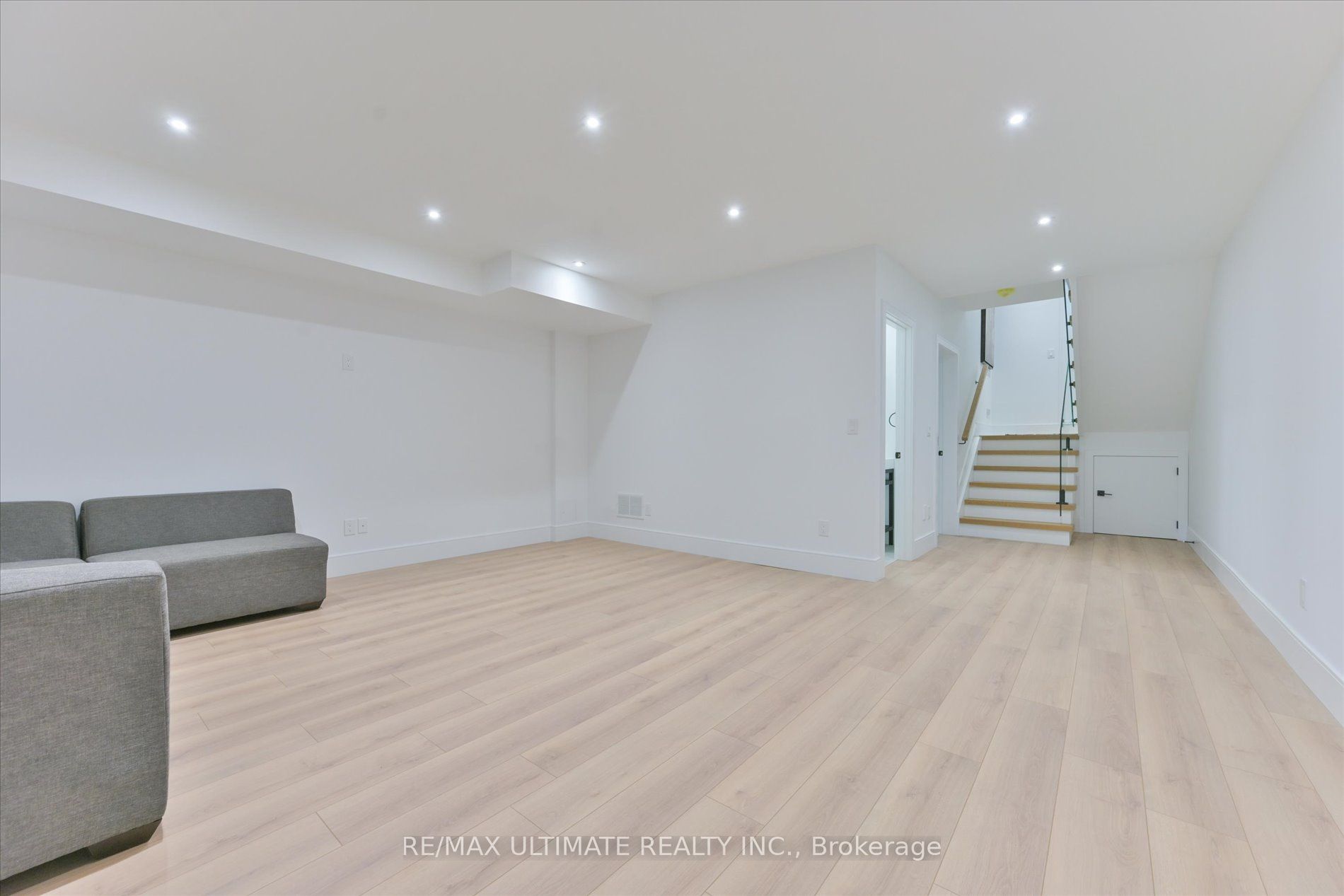 32 Thirty Eighth Street Property Photo 37