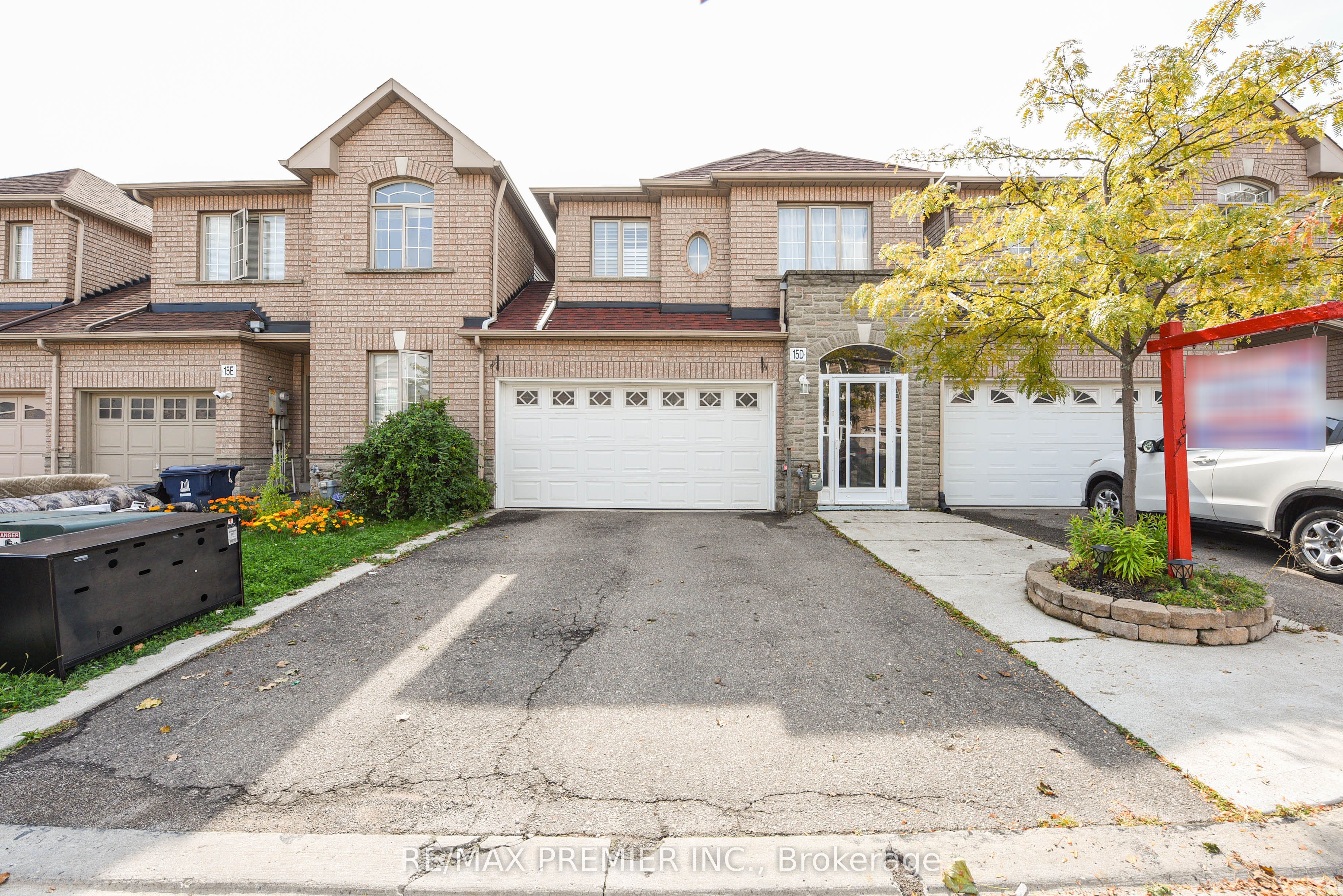 15d View Green Crescent Property Photo 4