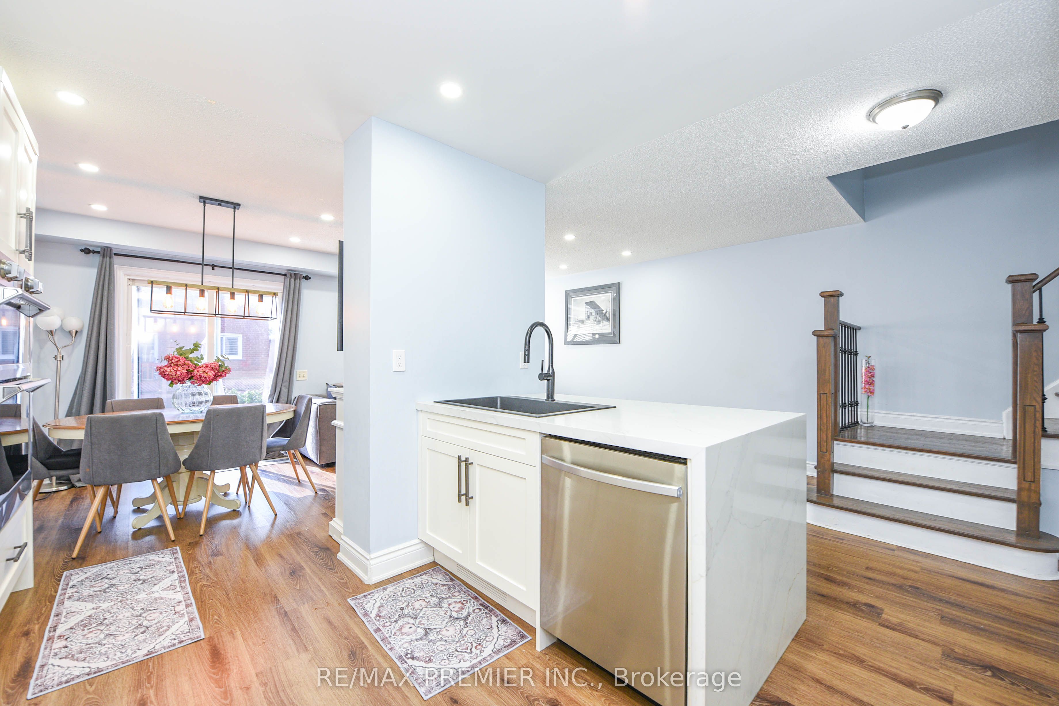 15d View Green Crescent Property Photo 18