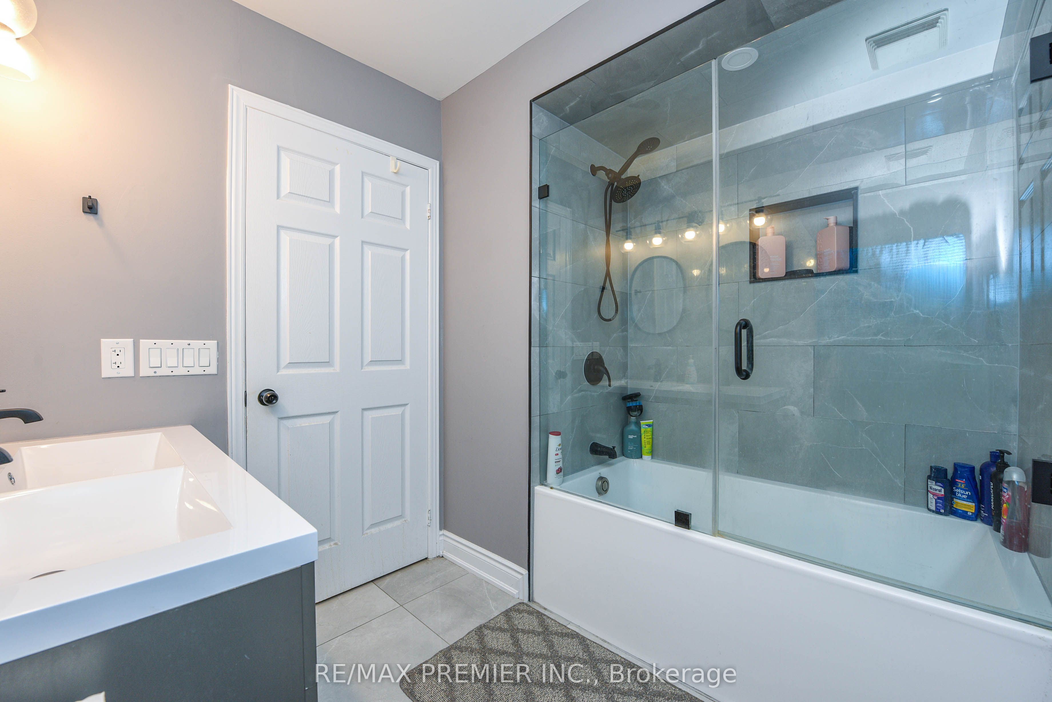 15d View Green Crescent Property Photo 33