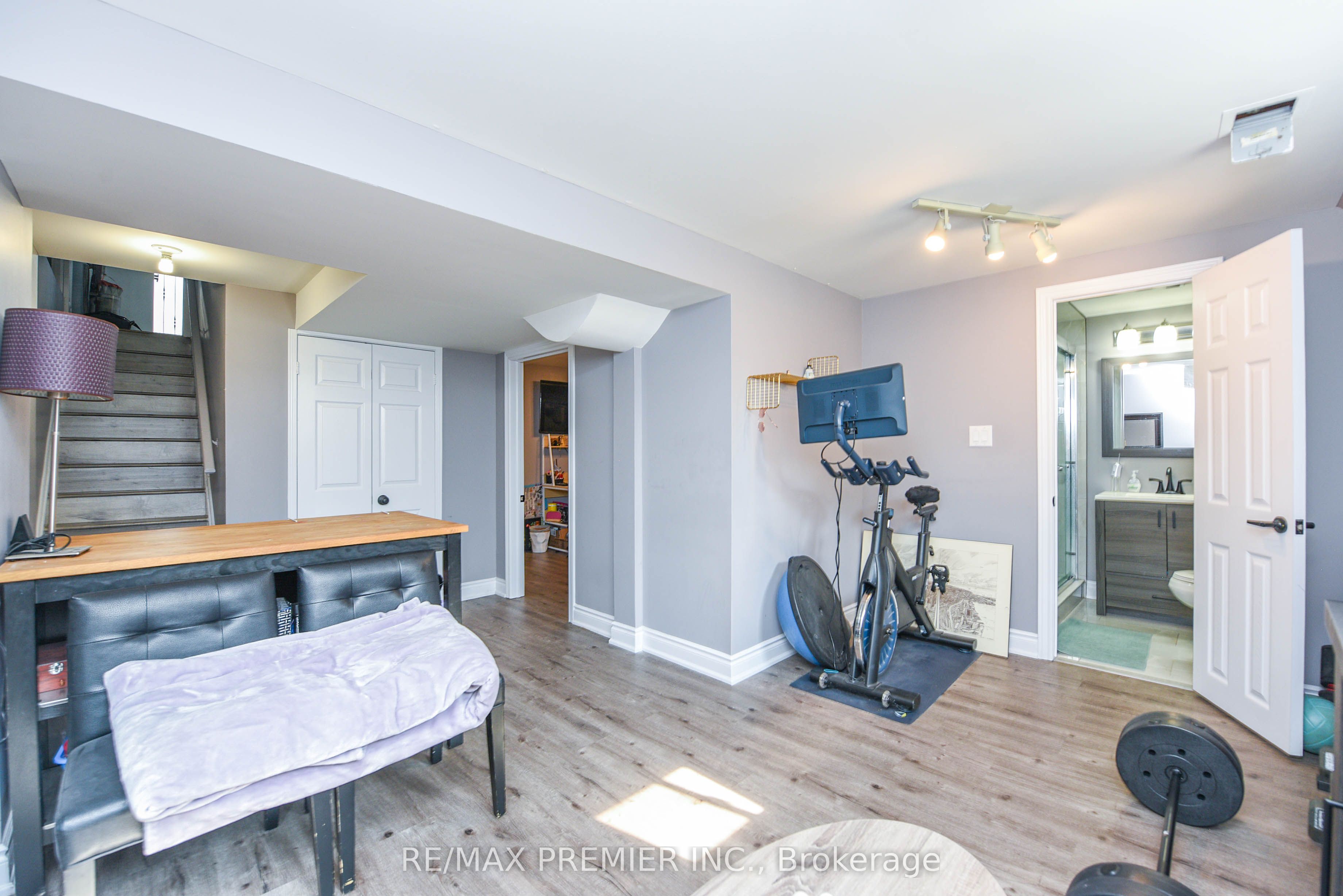 15d View Green Crescent Property Photo 43