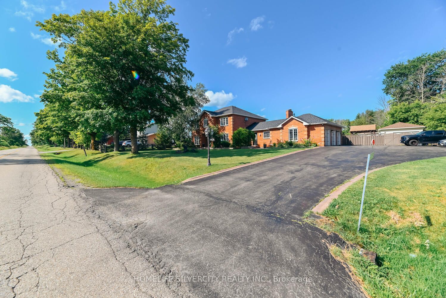 18805 Willoghby Road Property Photo 2