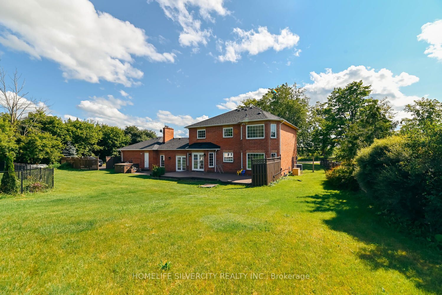 18805 Willoghby Road Property Photo 4
