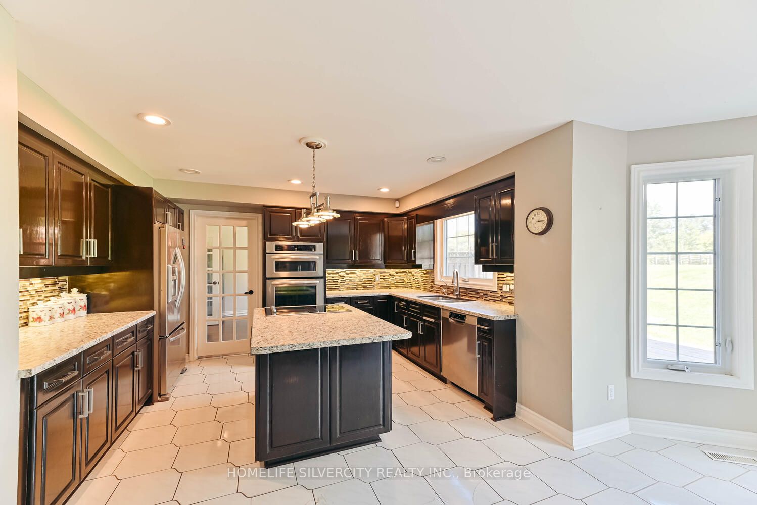 18805 Willoghby Road Property Photo 12