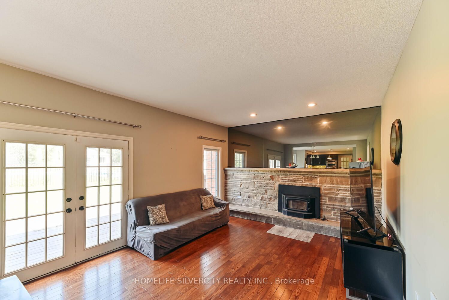 18805 Willoghby Road Property Photo 16