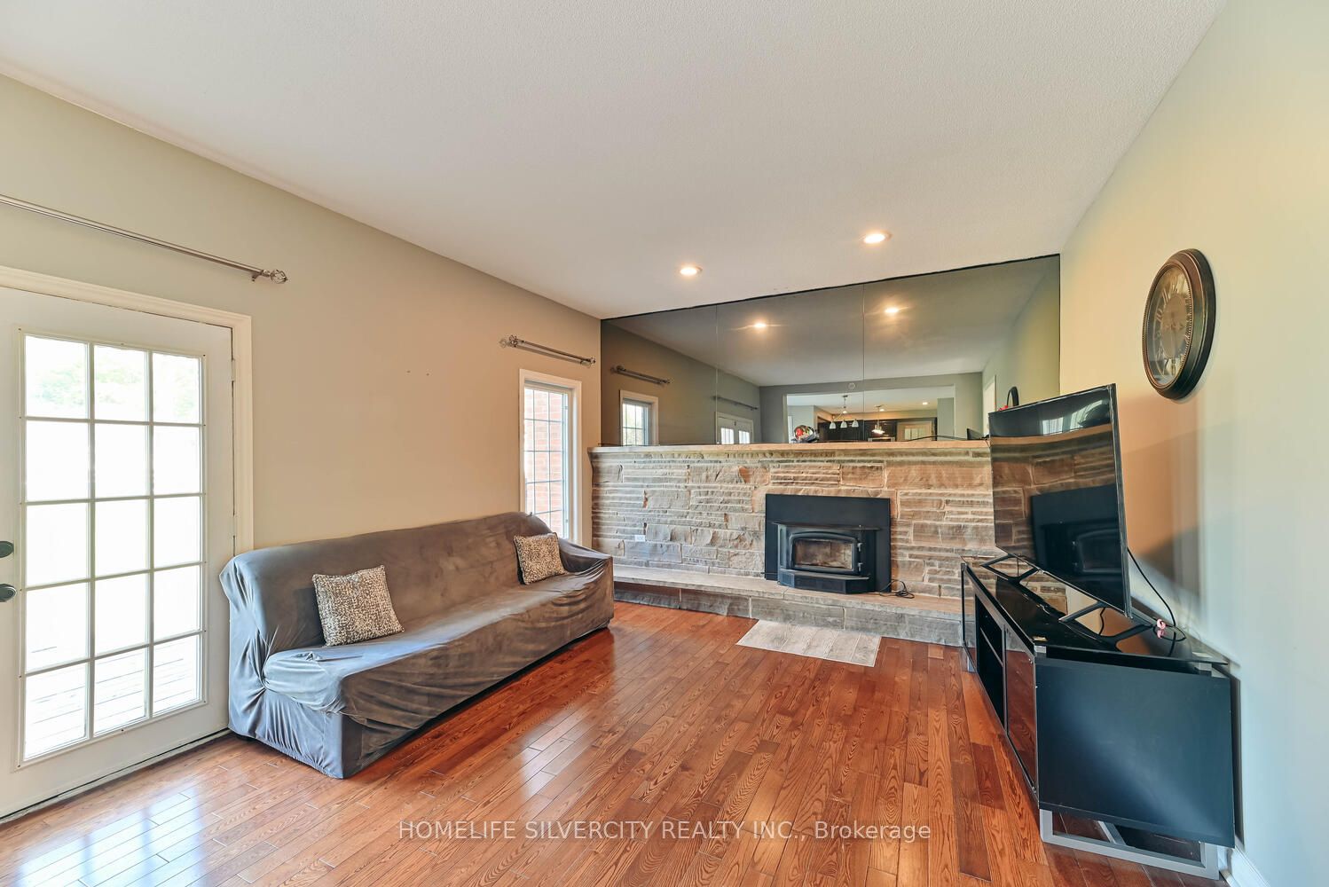 18805 Willoghby Road Property Photo 18