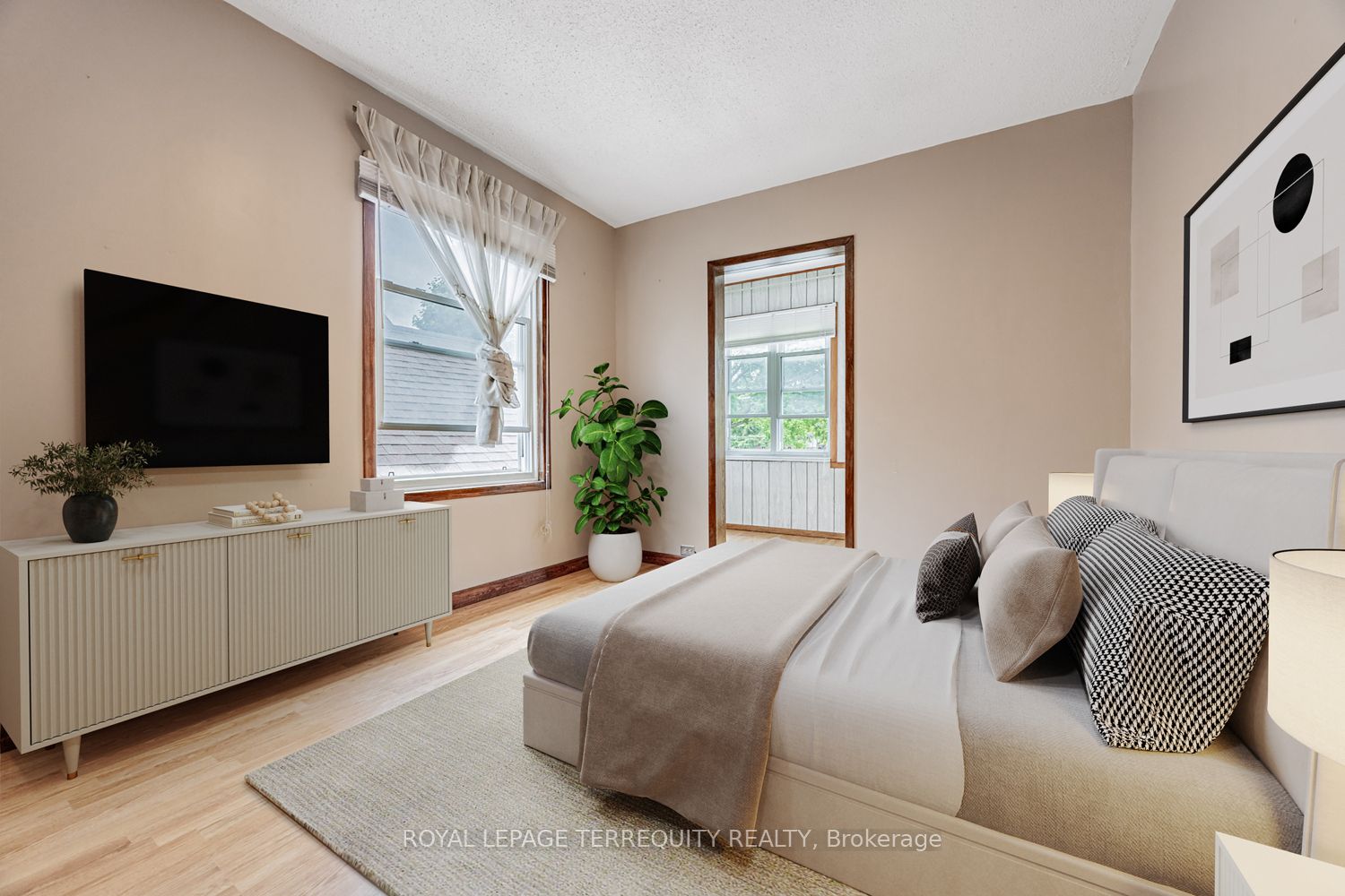 578 Durie Street Property Photo 9