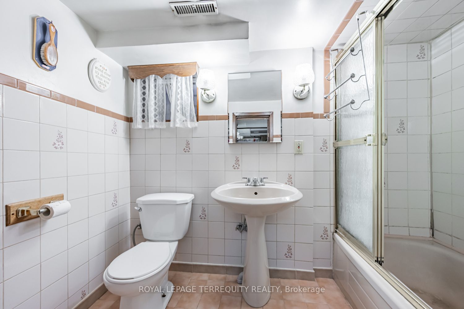 578 Durie Street Property Photo 11