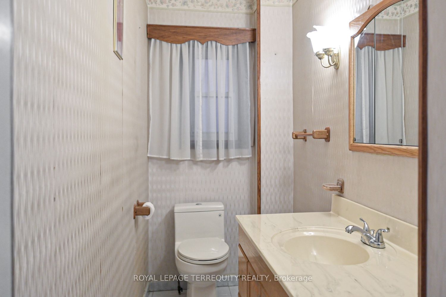 578 Durie Street Property Photo 13