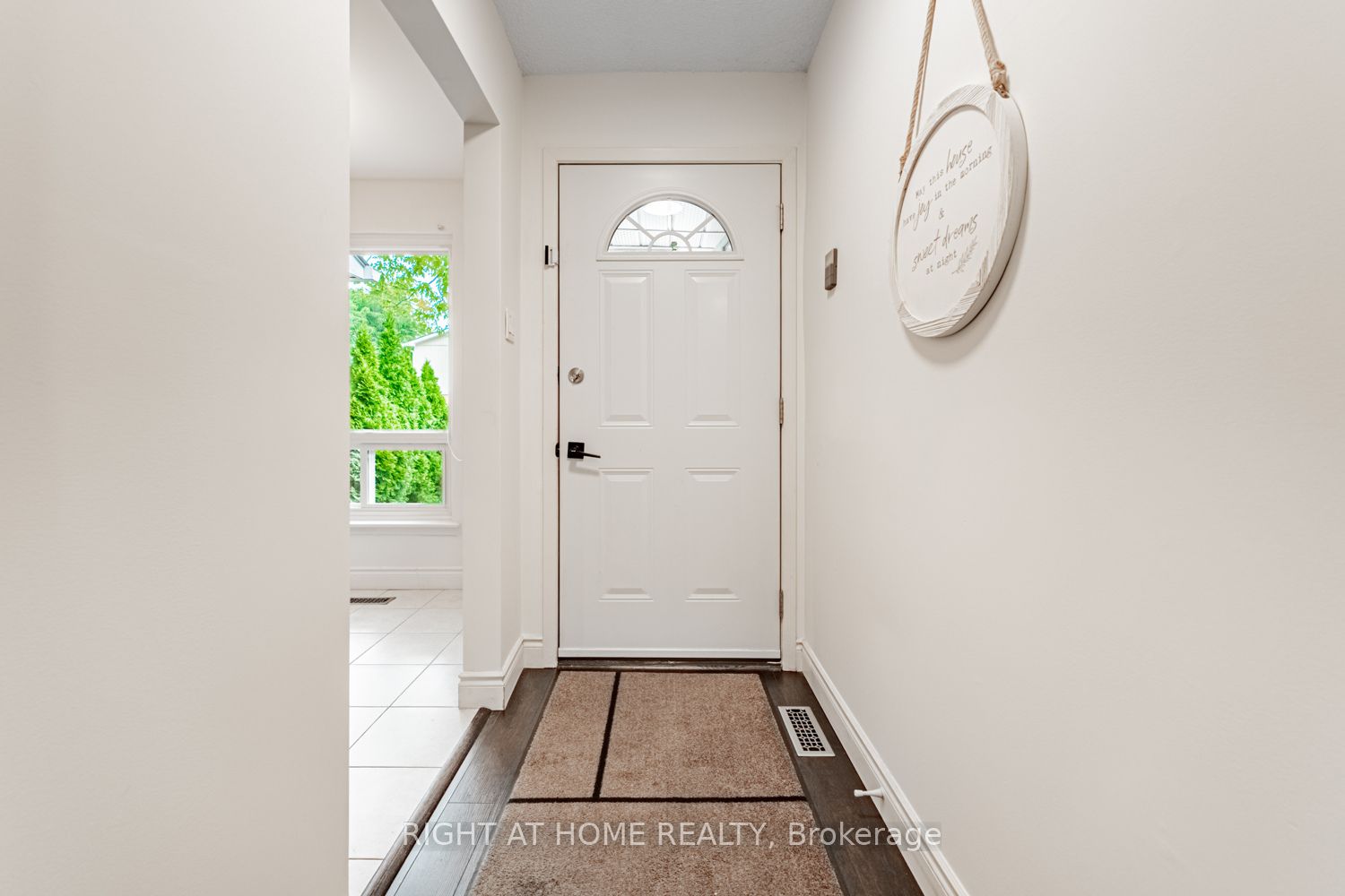 345 Ne Meadows Boulevard W 19 Property Photo 5