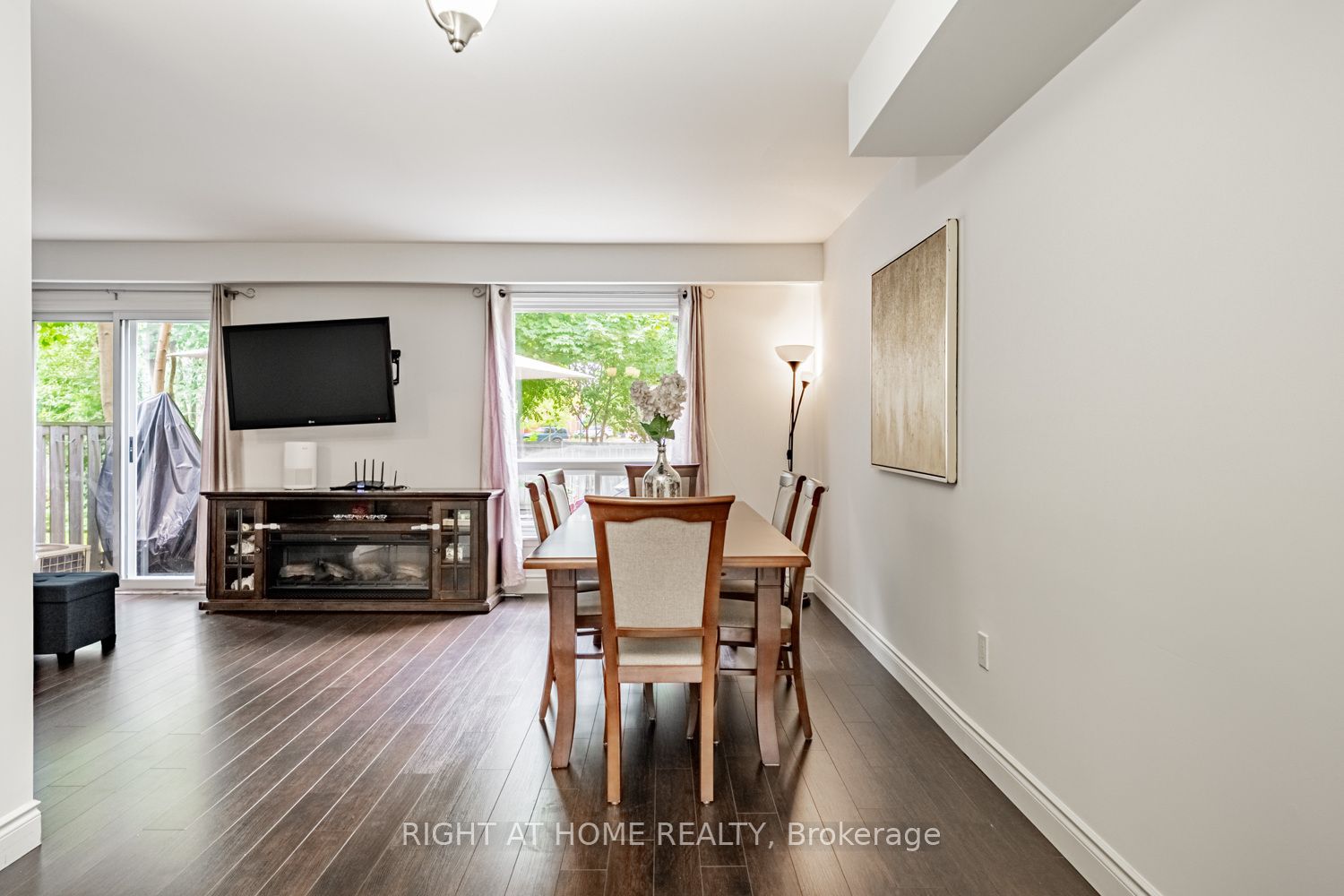 345 Ne Meadows Boulevard W 19 Property Photo 13