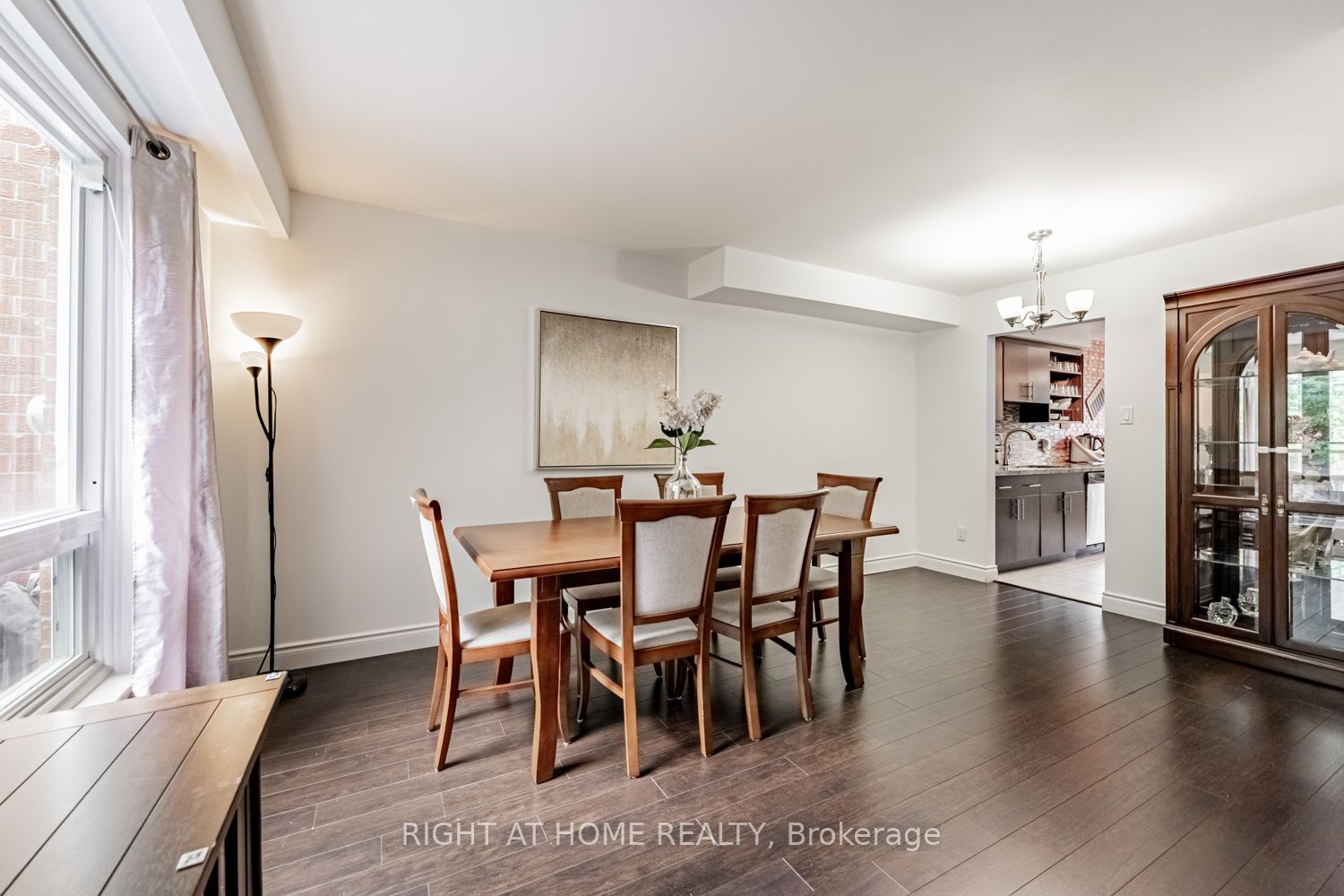 345 Ne Meadows Boulevard W 19 Property Photo 14