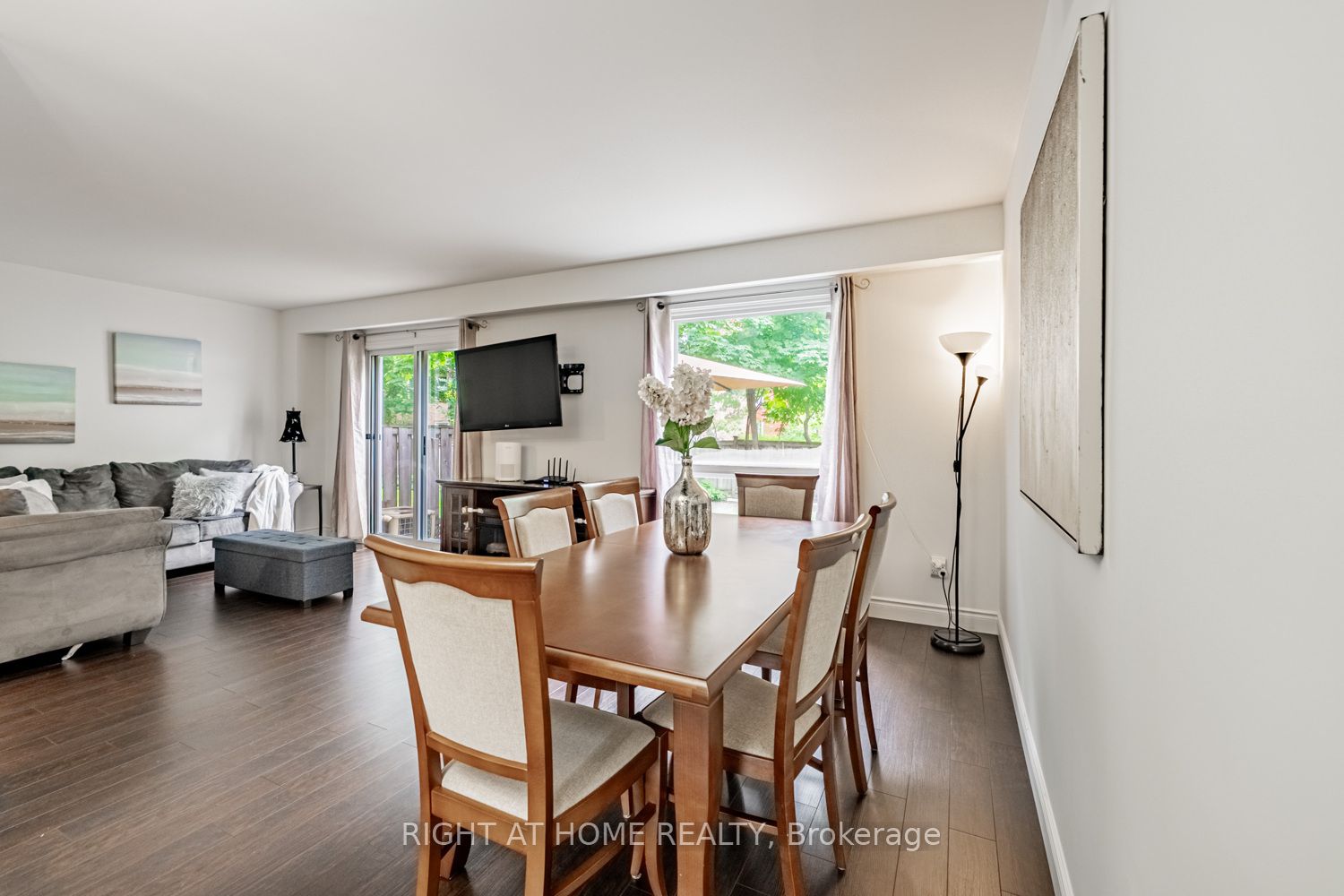 345 Ne Meadows Boulevard W 19 Property Photo 15