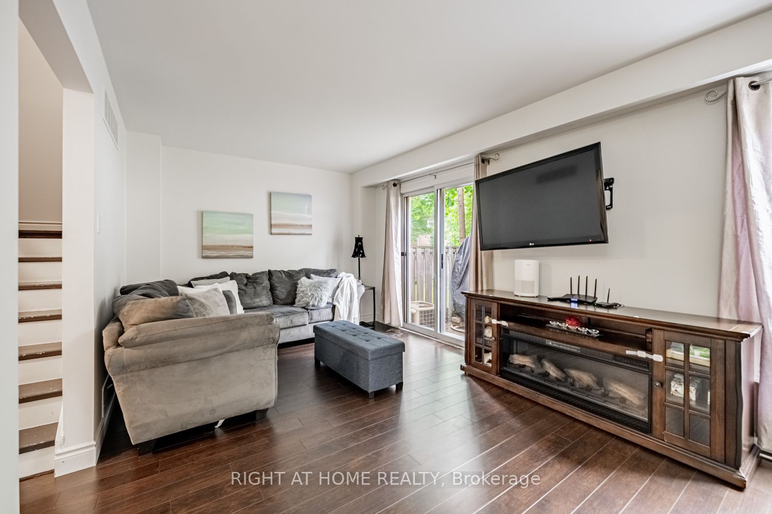 345 Ne Meadows Boulevard W 19 Property Photo 16