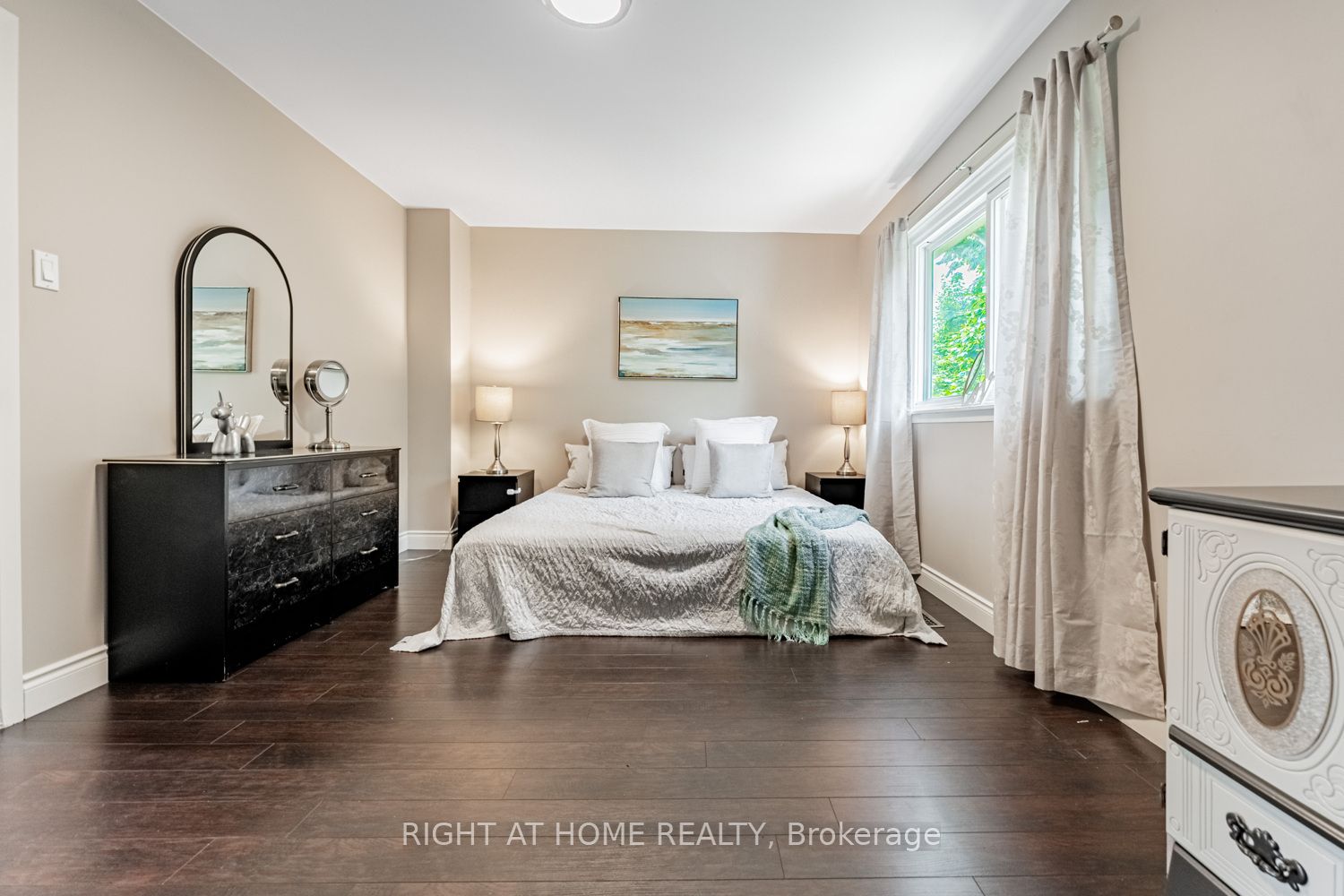 345 Ne Meadows Boulevard W 19 Property Photo 22