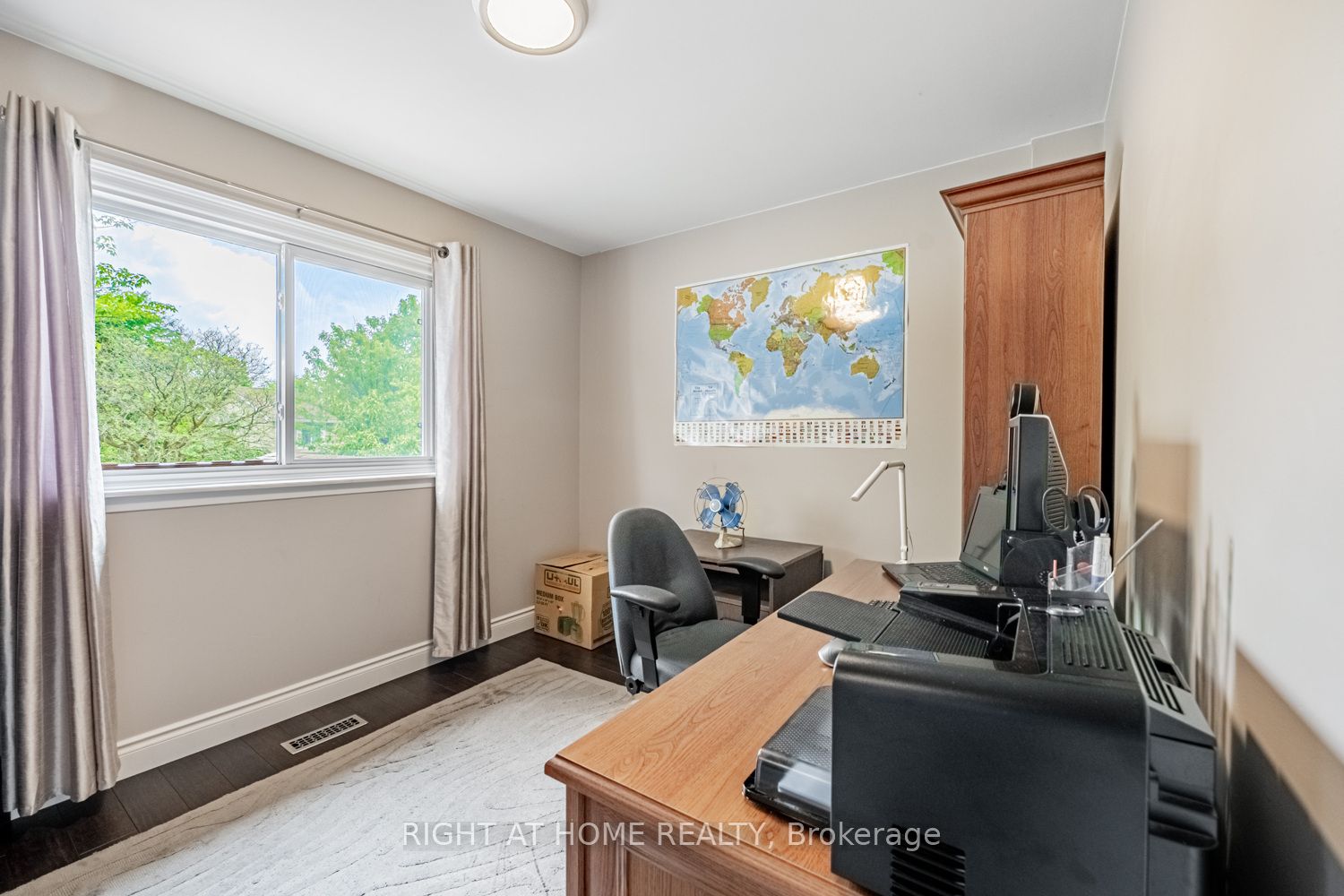 345 Ne Meadows Boulevard W 19 Property Photo 26