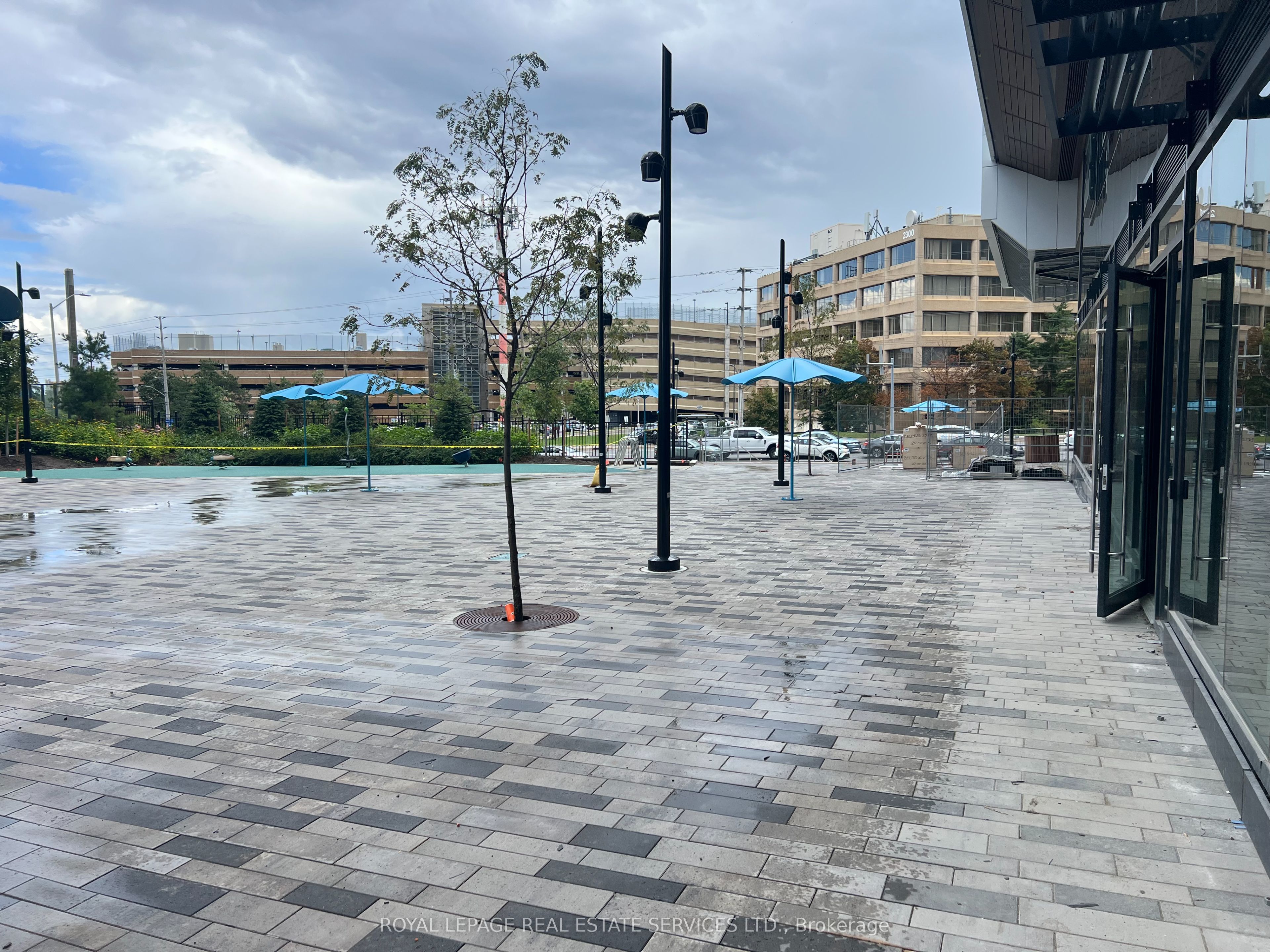 2475 Eglinton Ave W Property Photo 1