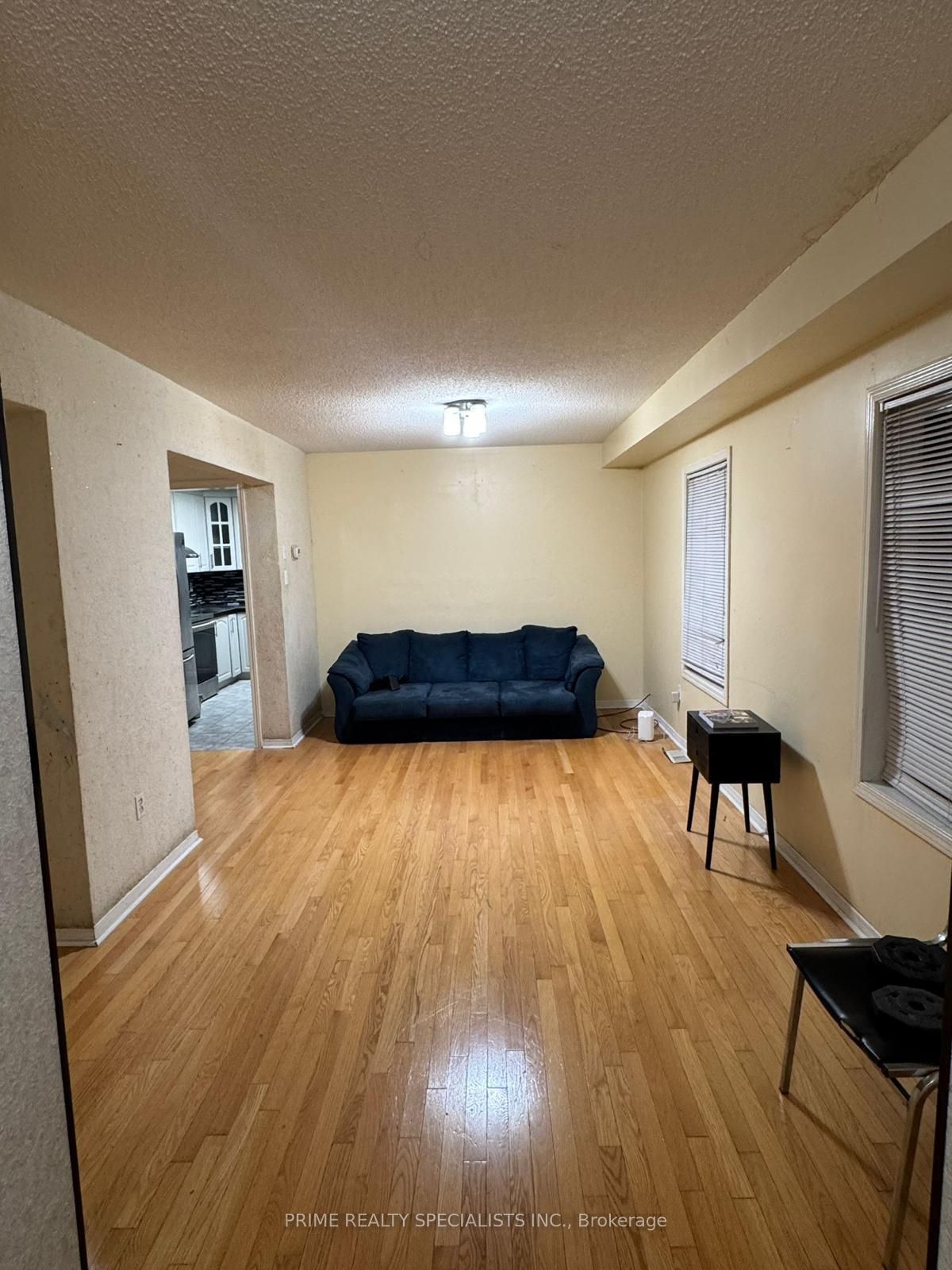 122 Olympia Crescent Property Photo 4