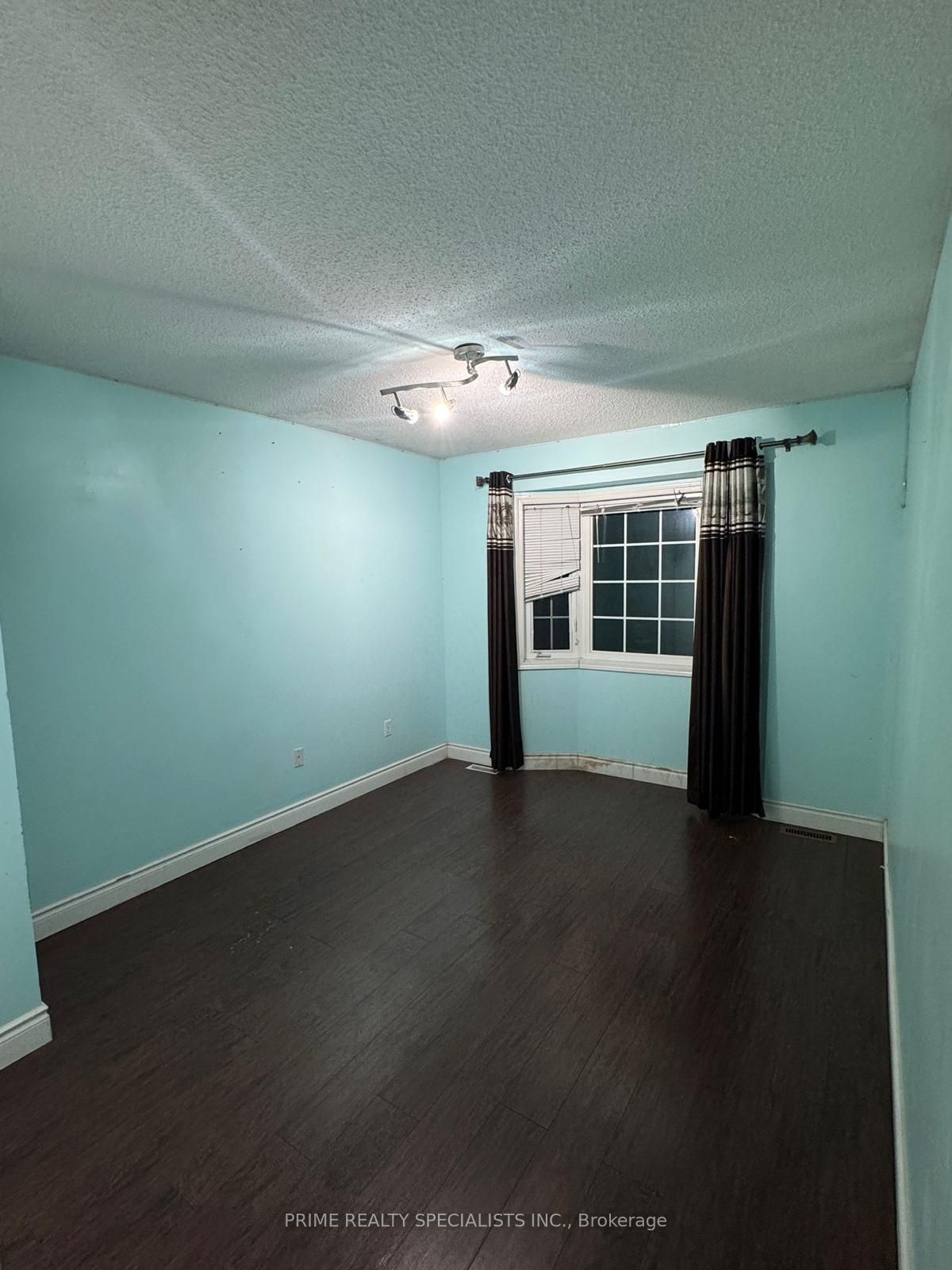 122 Olympia Crescent Property Photo 8