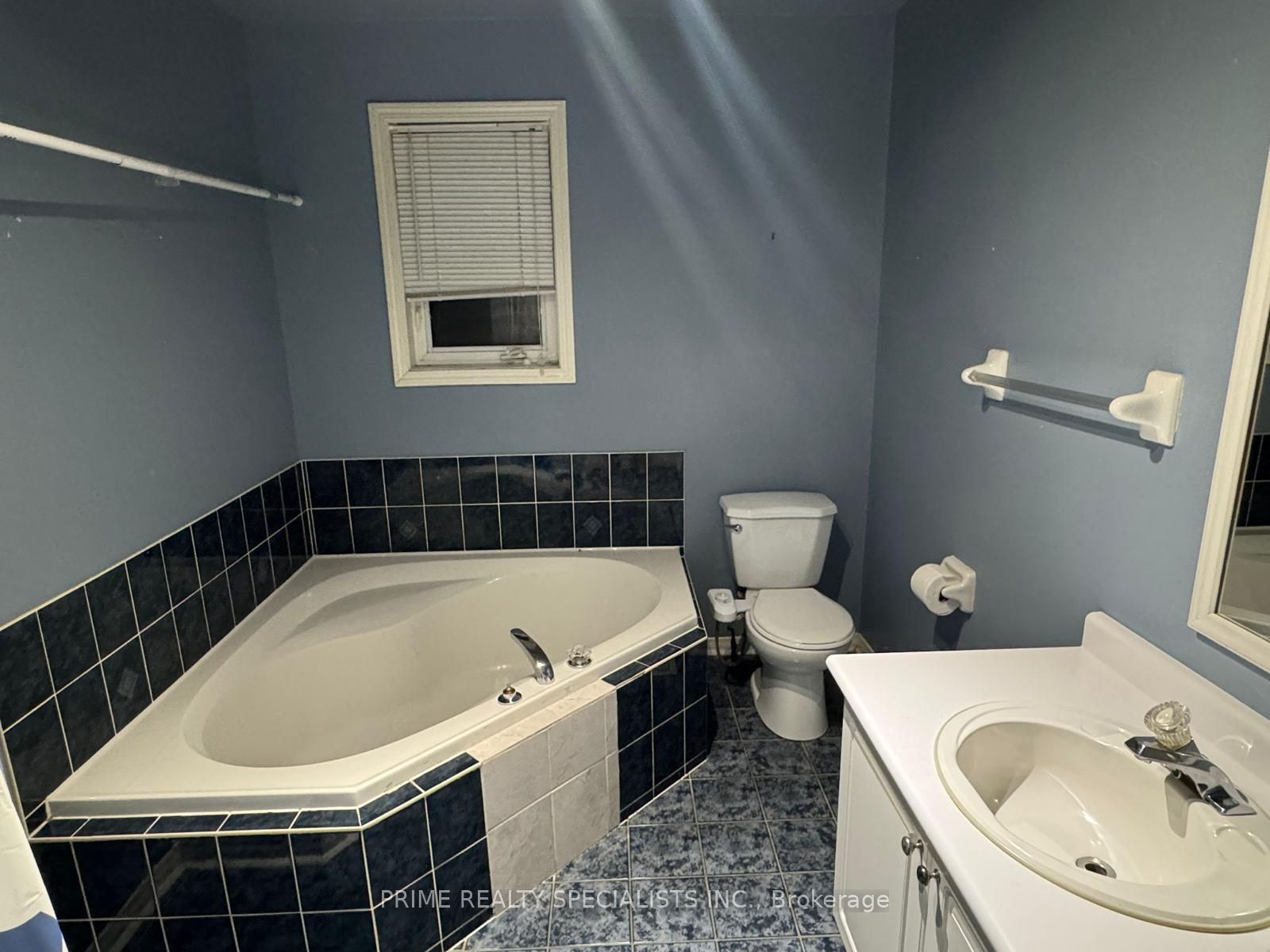 122 Olympia Crescent Property Photo 11